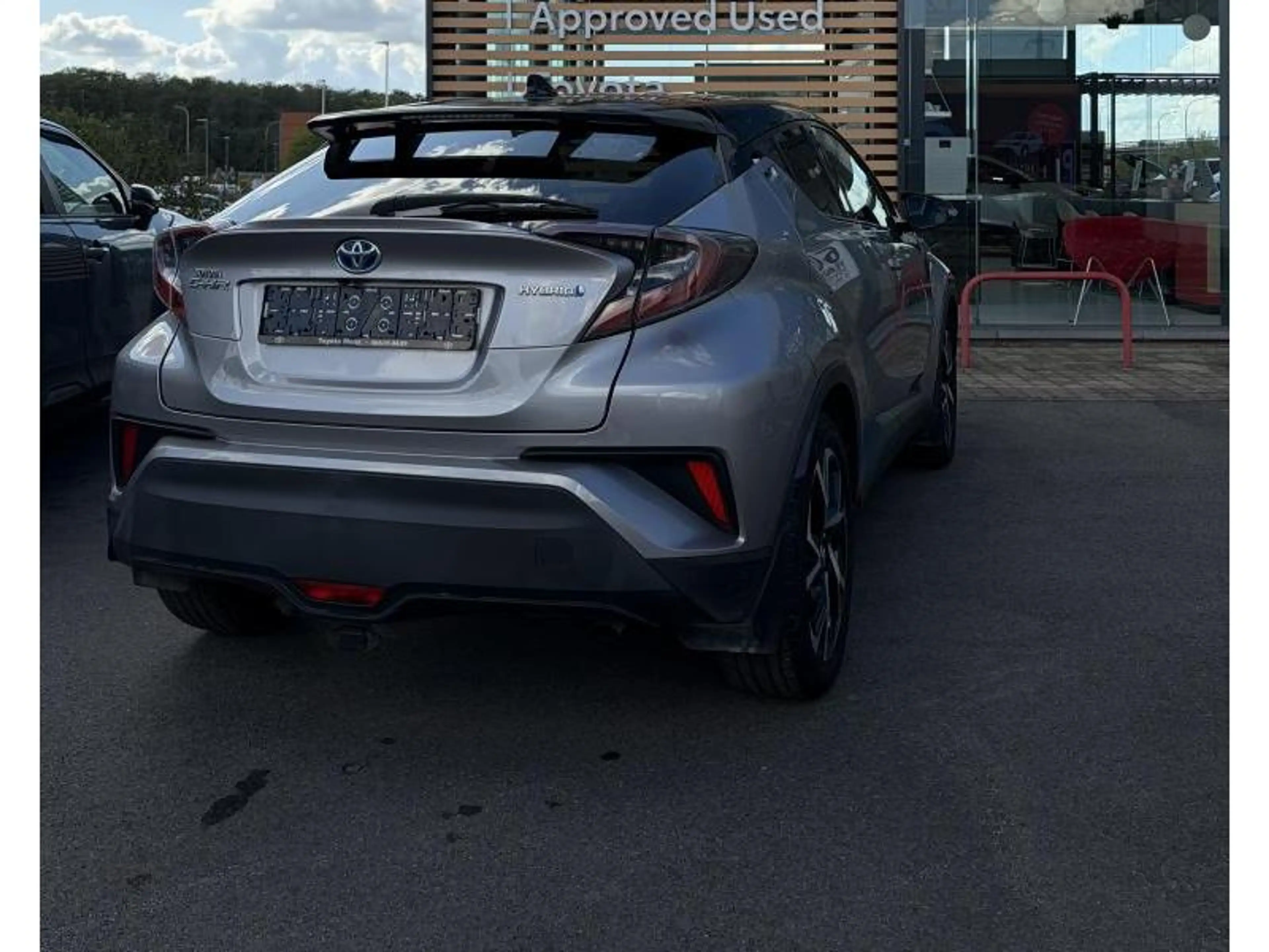 Toyota C-HR C-ULT — photo 6