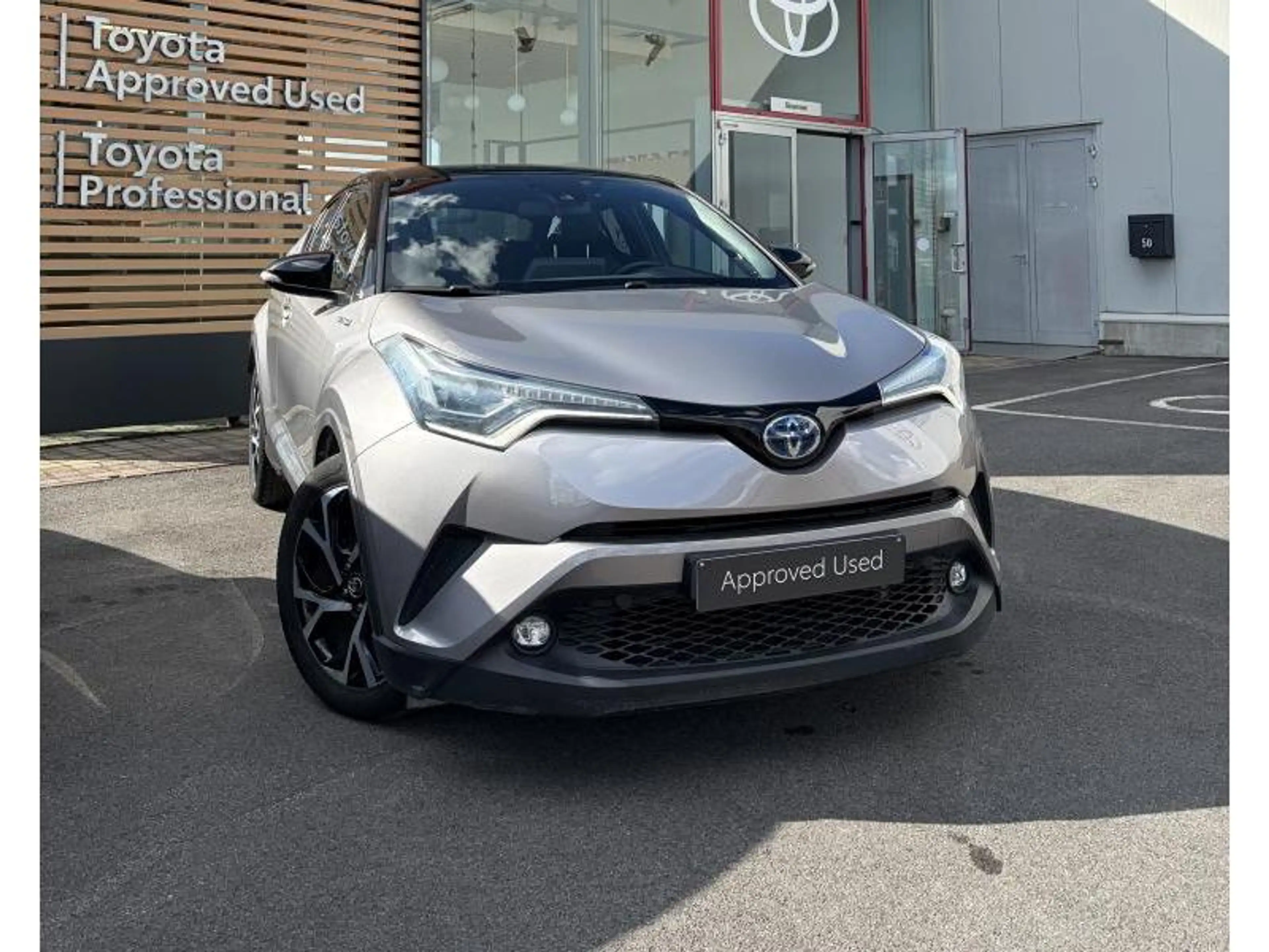 Toyota C-HR C-ULT — photo 8