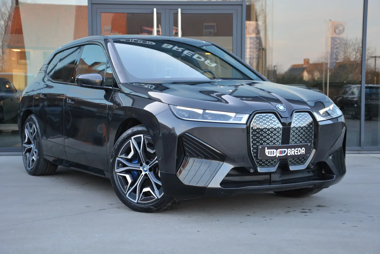 BMW iX xDrive40 M-Sport/360°/Laser/Trekhh/HUD/ACC/22" Grau - 1