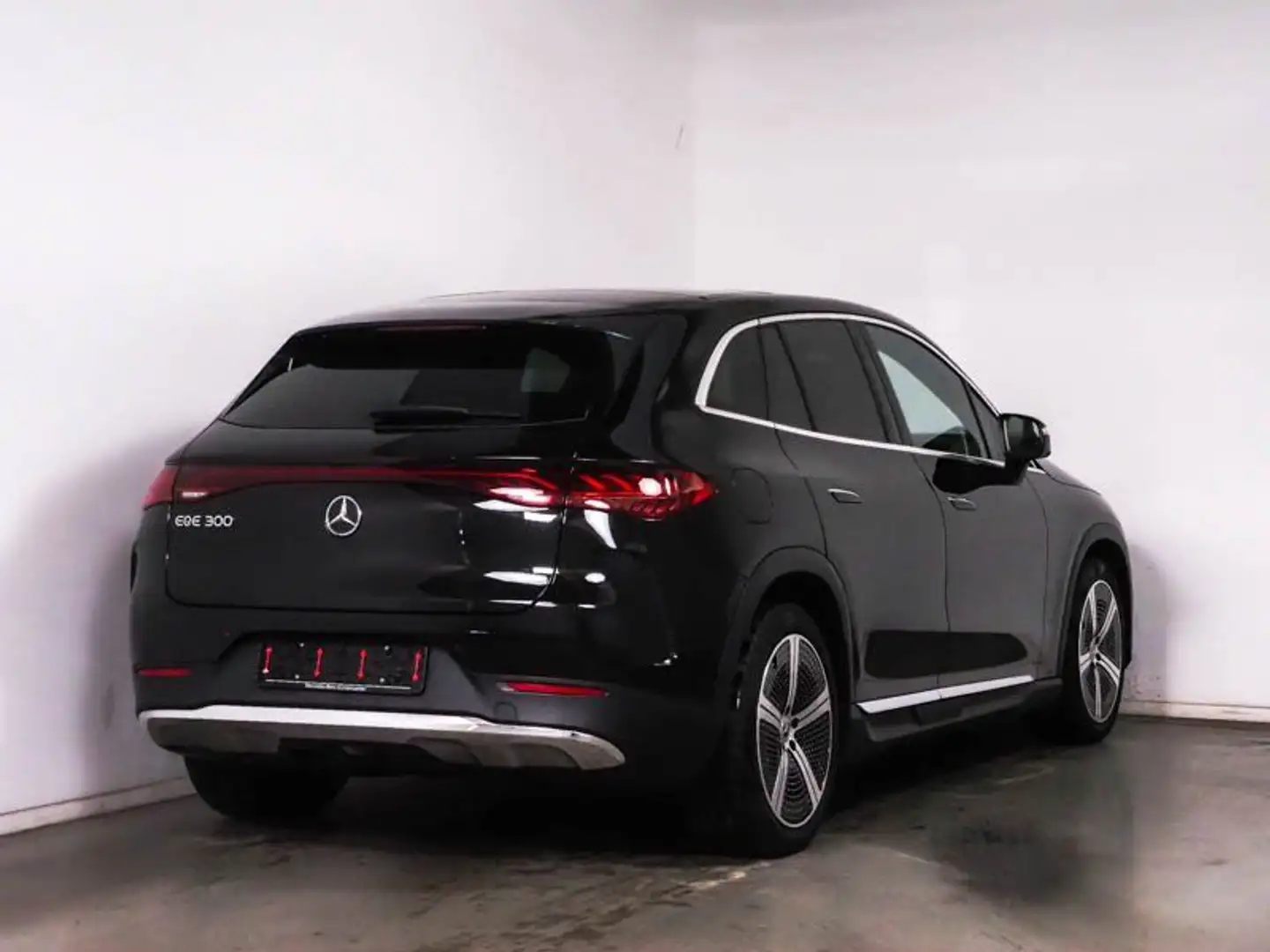 Mercedes-Benz EQE SUV EQE 300 Electric Art Premium 22KW+ServiceCare !! Schwarz - 2