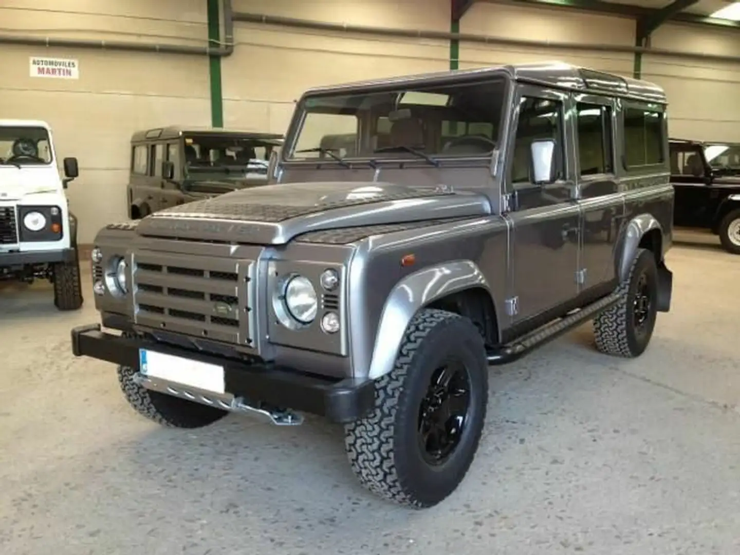 Land Rover Defender 110 SW E Szary - 1