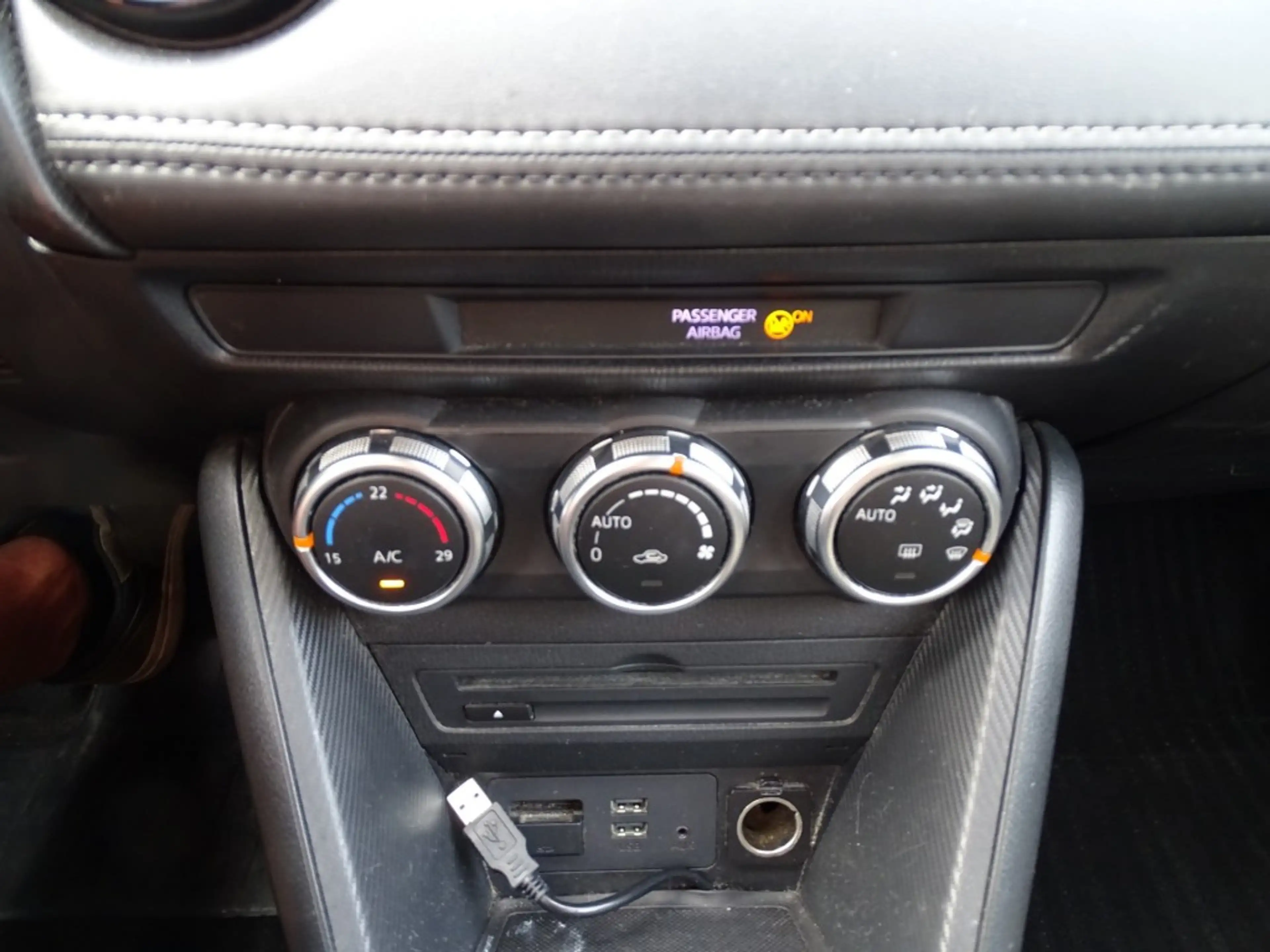 Mazda CX-3 2.0 Skyactive-G 120 TS-Navi-Media-Cruise-Usb-Clima — photo 11