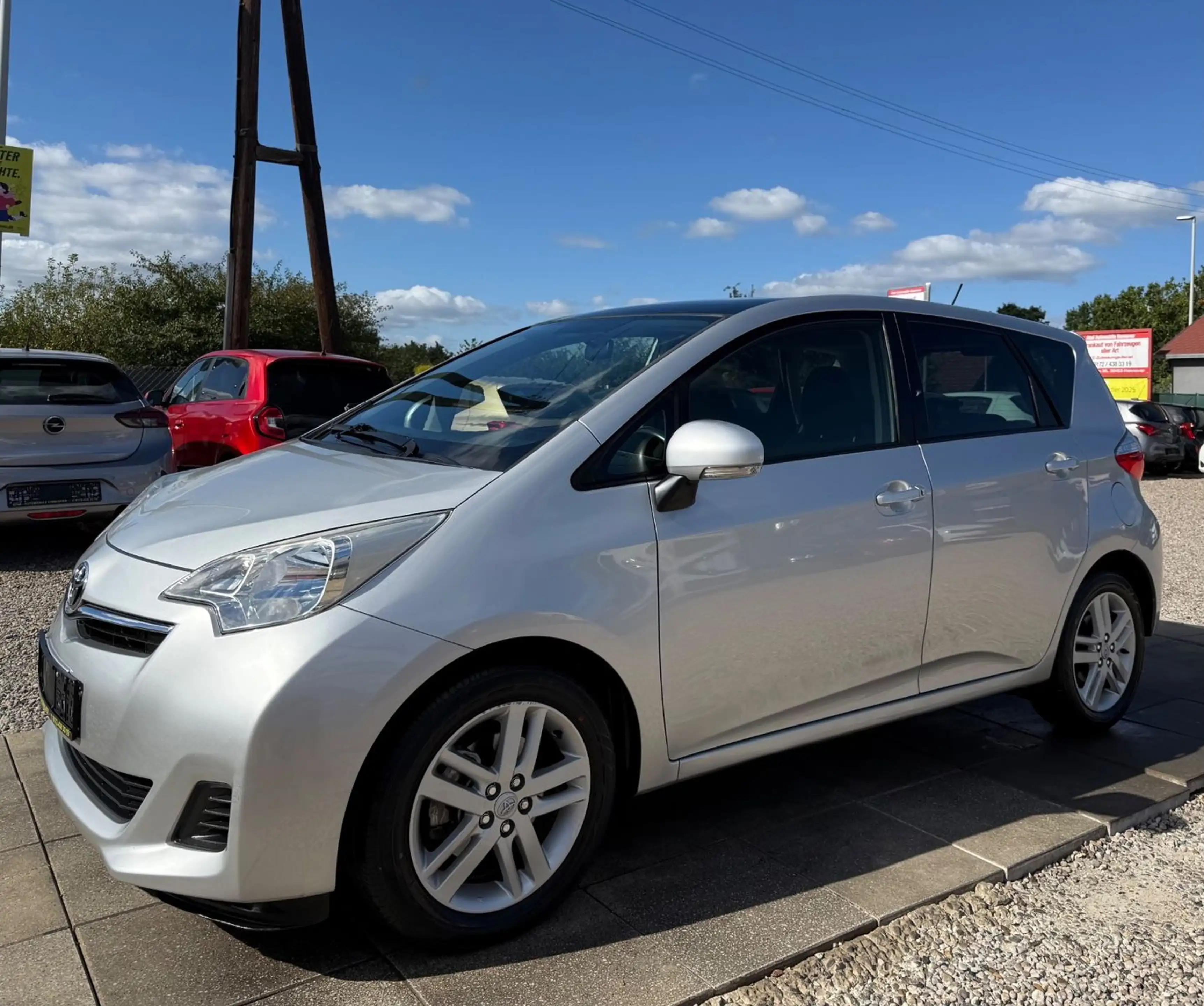 Toyota Verso-S Life Inspektion neu HU Neu Kamera — photo 3