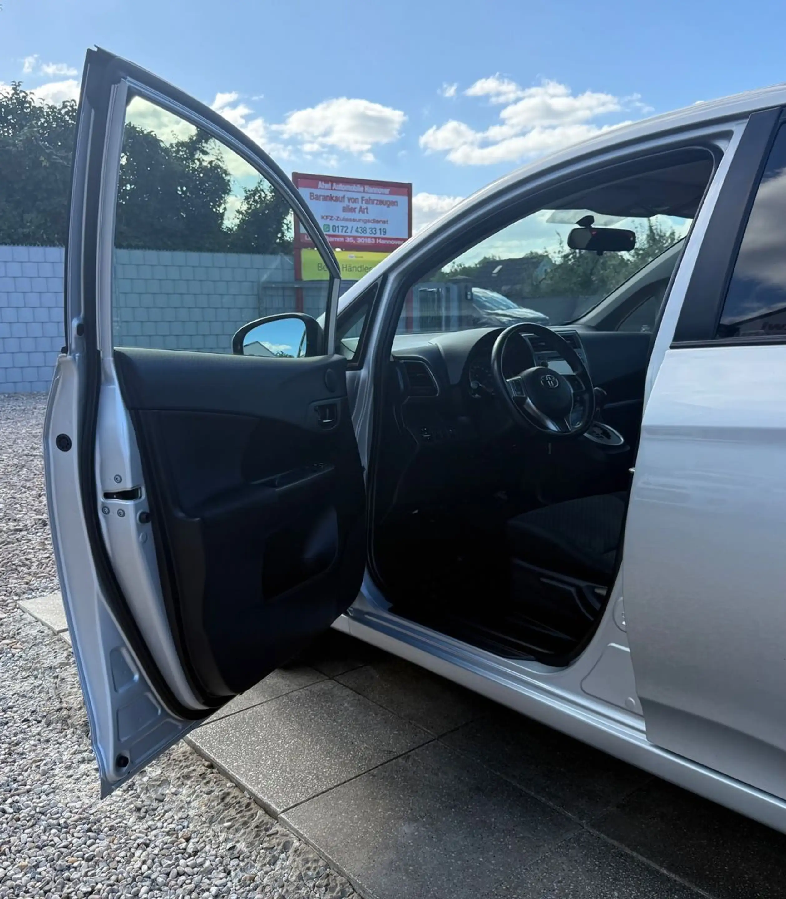 Toyota Verso-S Life Inspektion neu HU Neu Kamera — photo 7