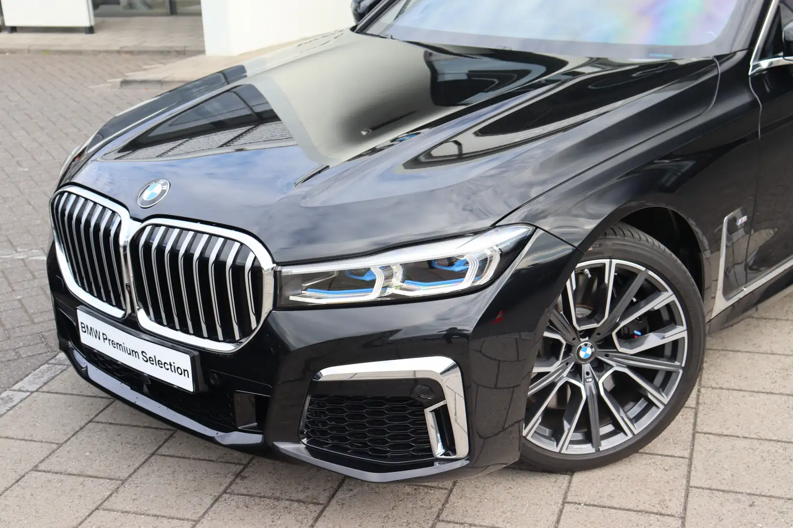 BMW 740 7-serie 740d xDrive High Executive M-Sport Automaa Fekete - 2