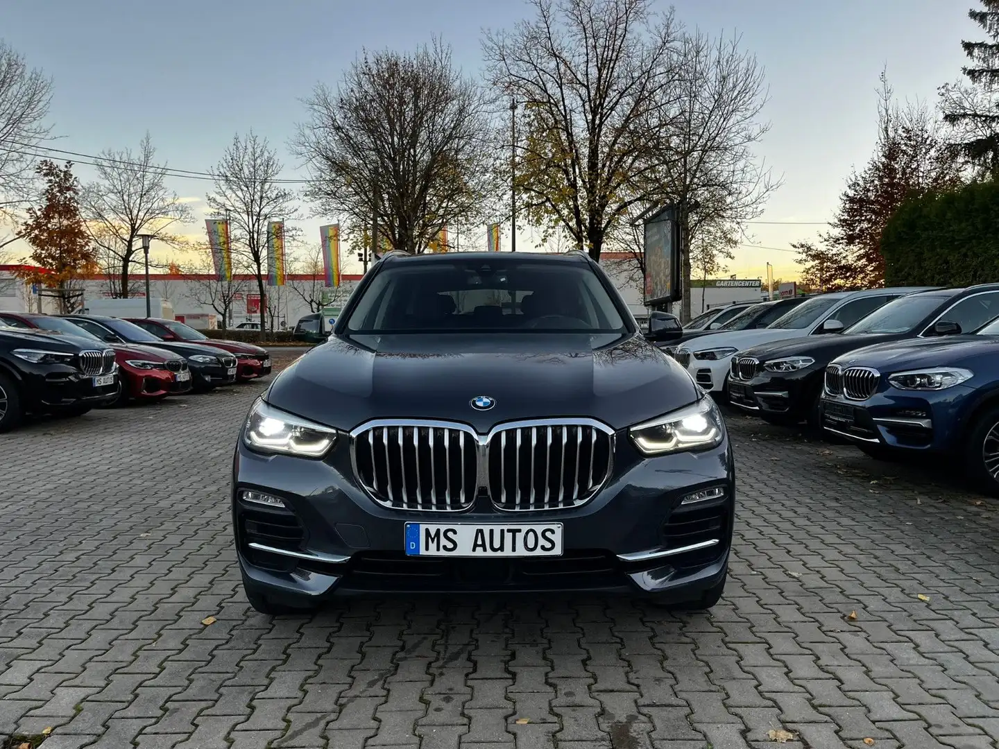 BMW X5 xDr 30d X Line*Panorama*Kamera*Live Cockpit Grau - 2
