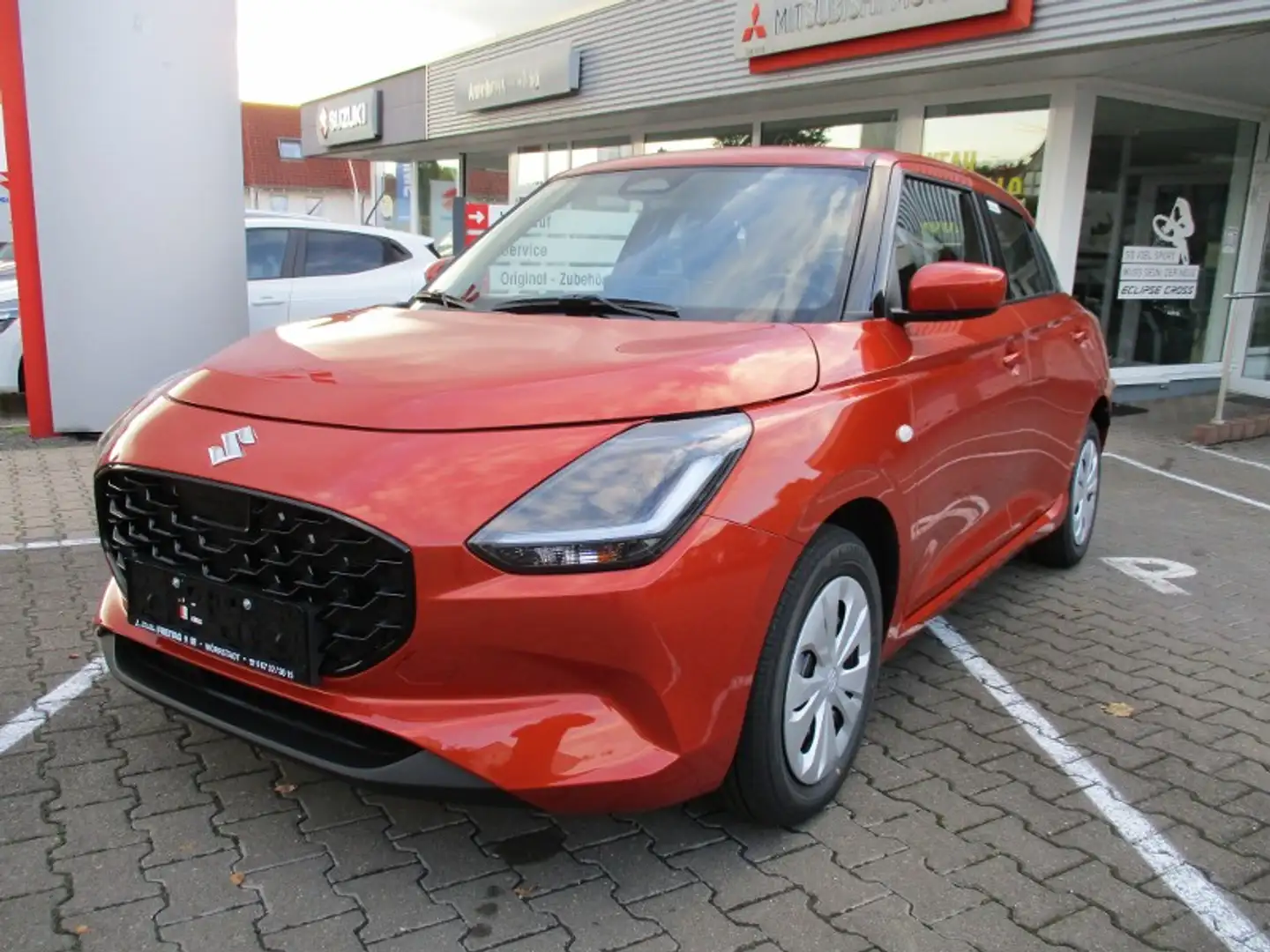 Suzuki Swift 1,2 Club Hybrid MT --Leasingpreis*-- Naranja - 1