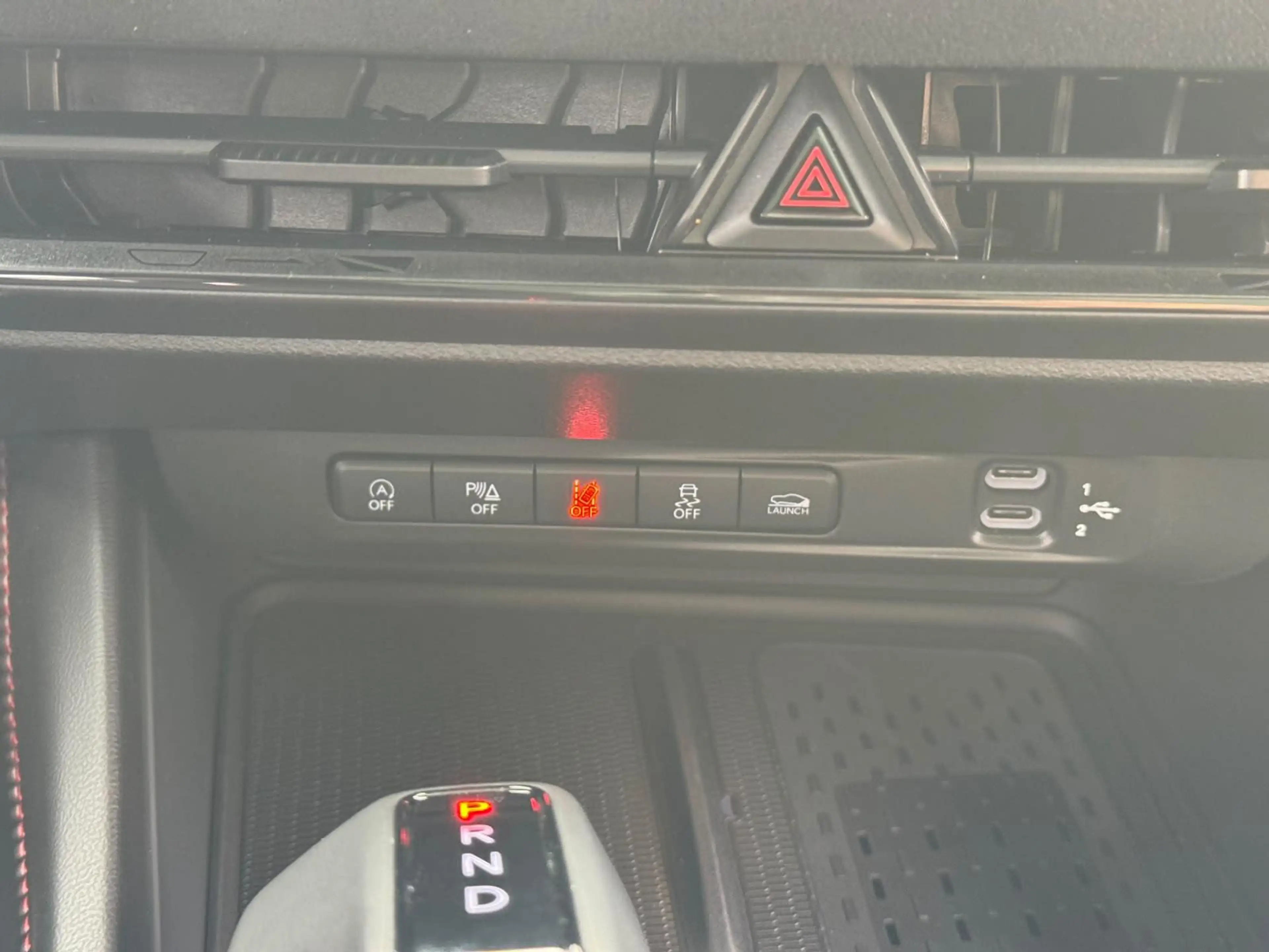Dodge Charger Scat Pack AWD 2026 + Launch age — photo 32