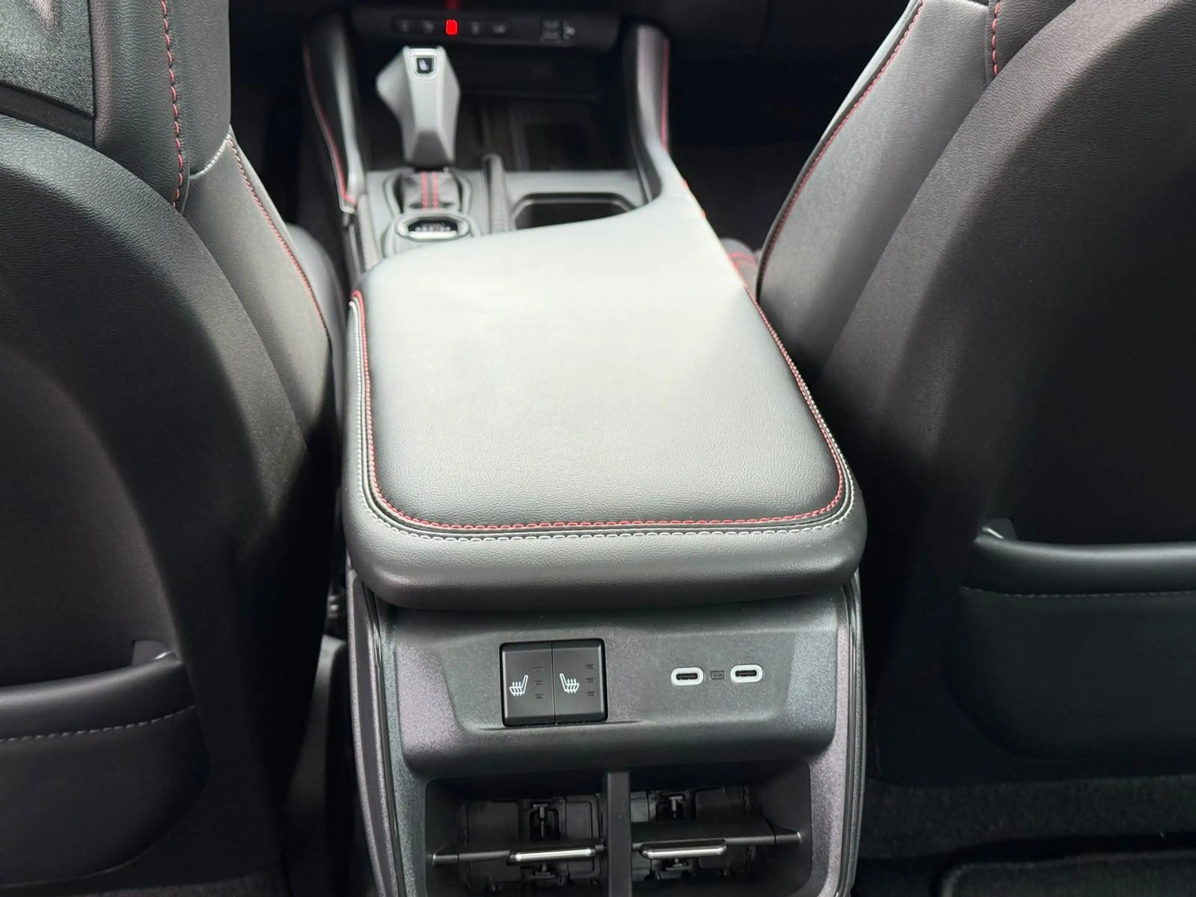 Dodge Charger Scat Pack AWD 2026 + Launch age — photo 33