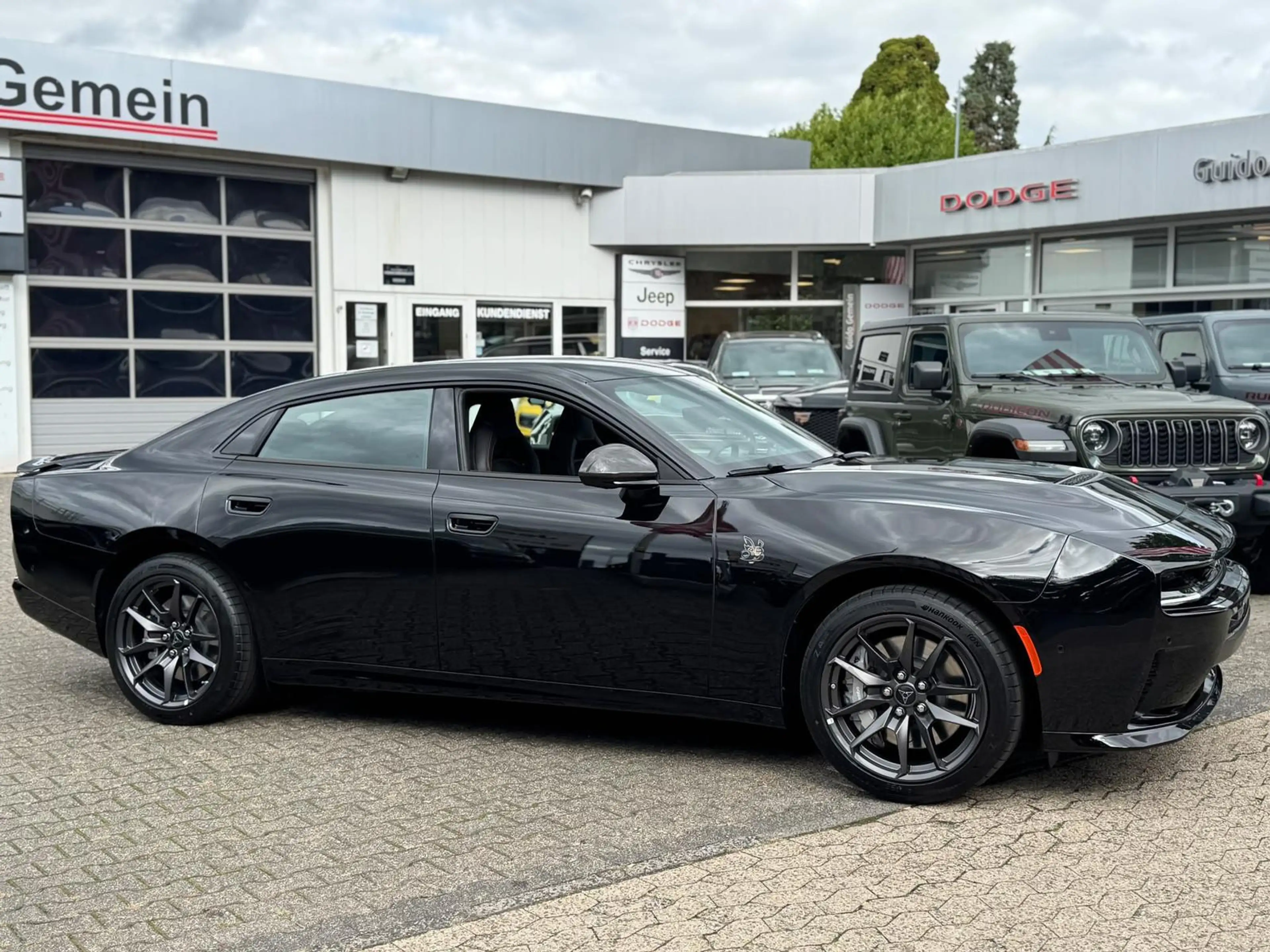 Dodge Charger Scat Pack AWD 2026 + Launch age — photo 3
