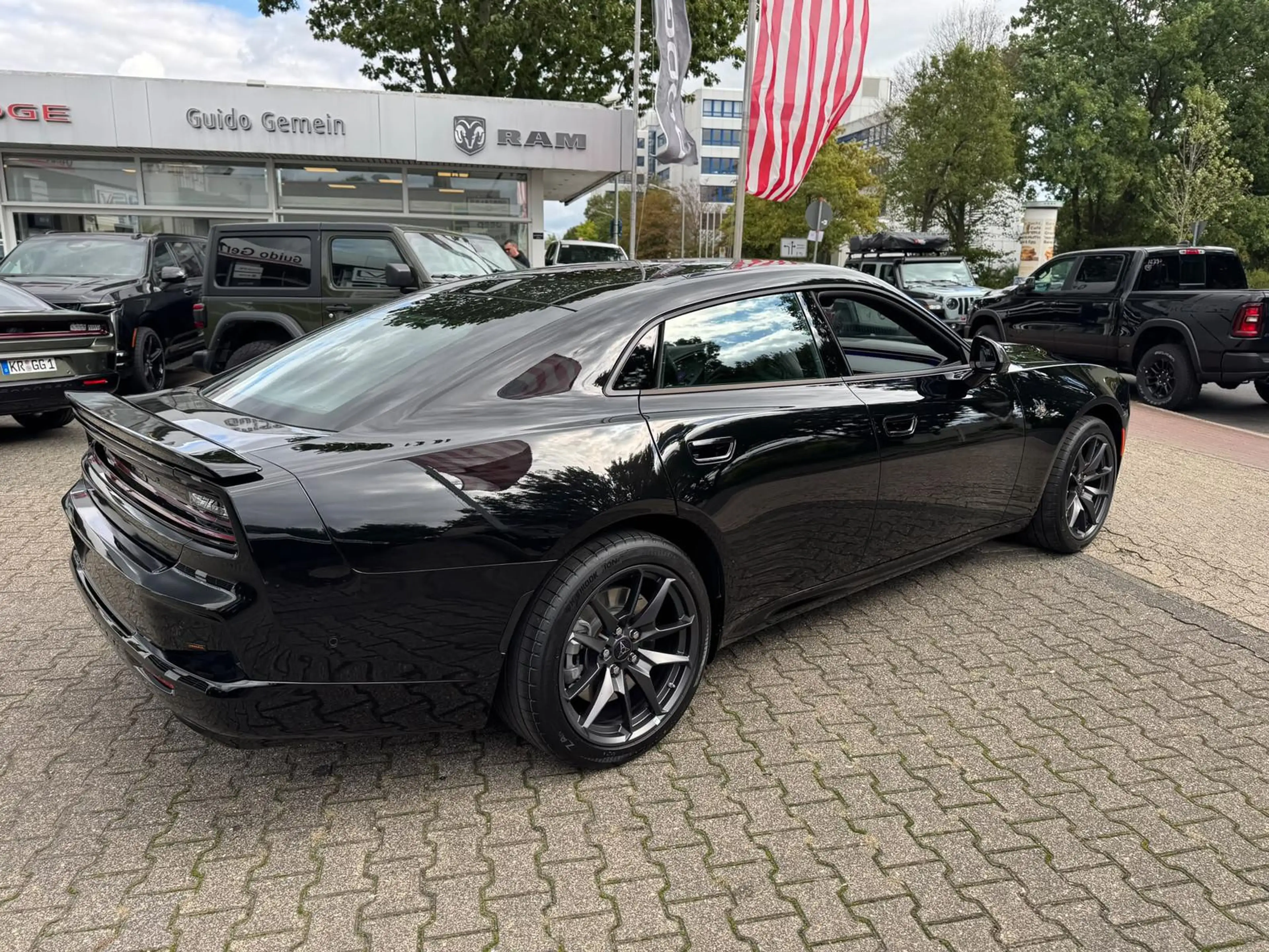 Dodge Charger Scat Pack AWD 2026 + Launch age — photo 5