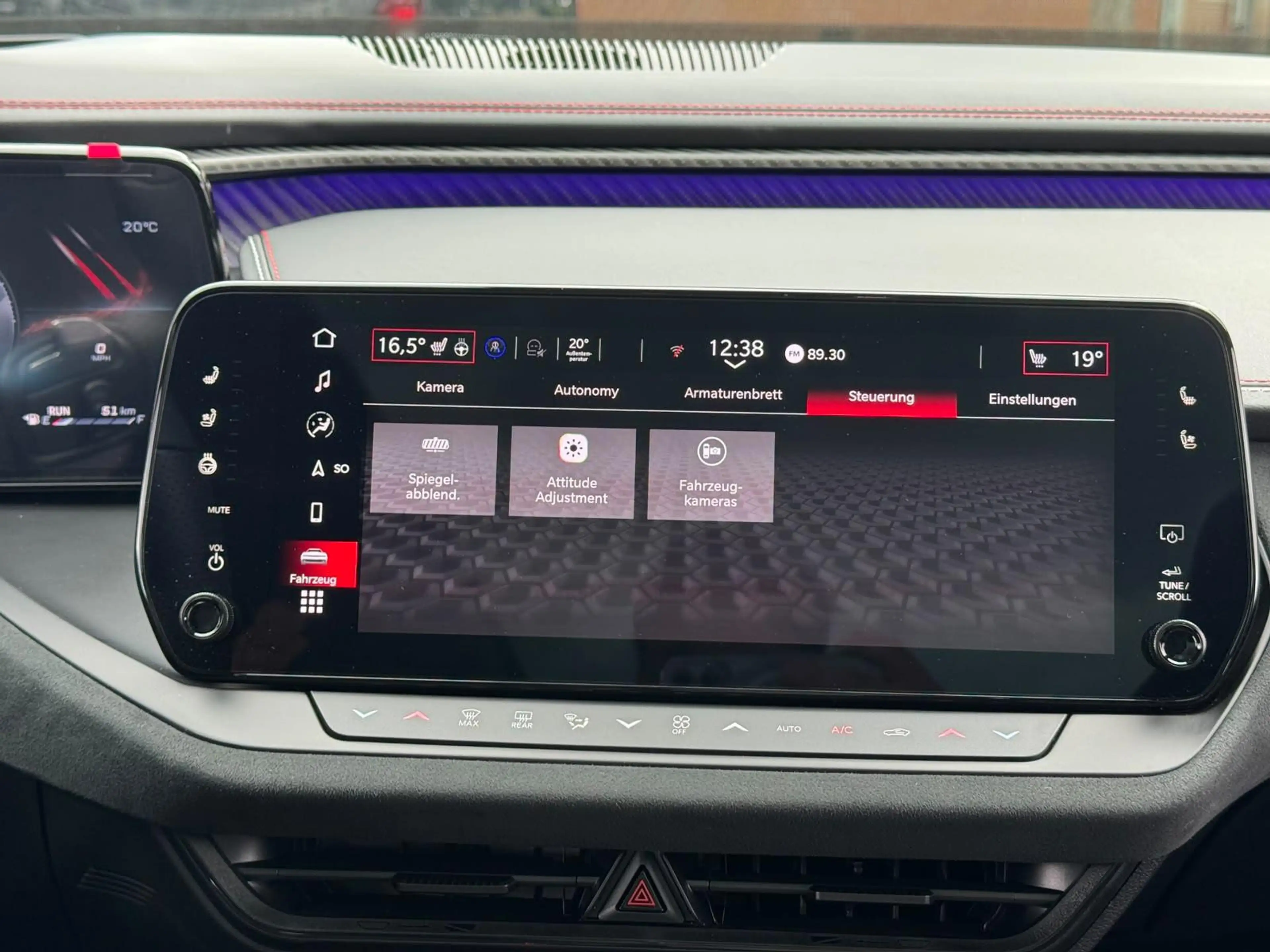 Dodge Charger Scat Pack AWD 2026 + Launch age — photo 29