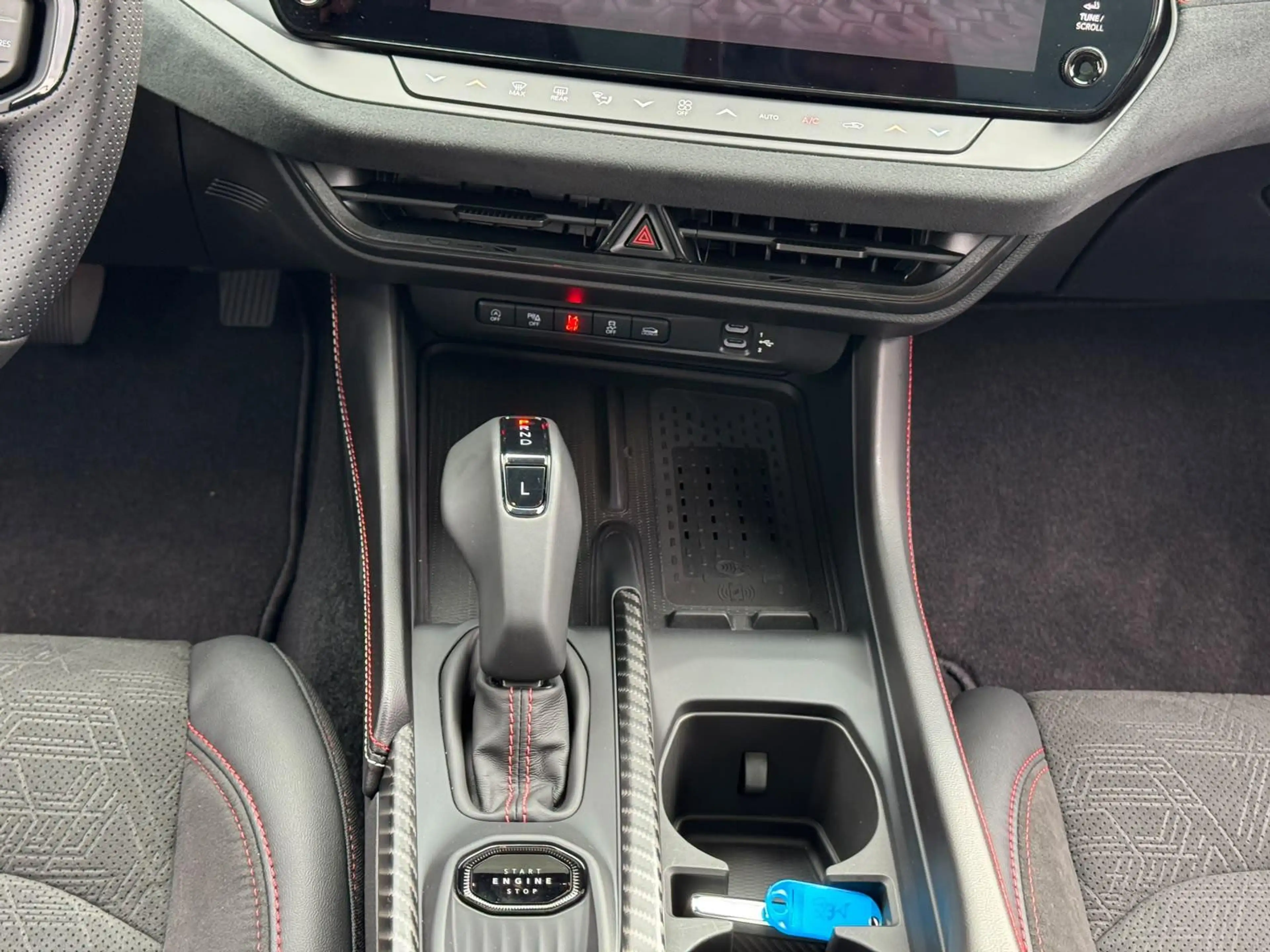 Dodge Charger Scat Pack AWD 2026 + Launch age — photo 30