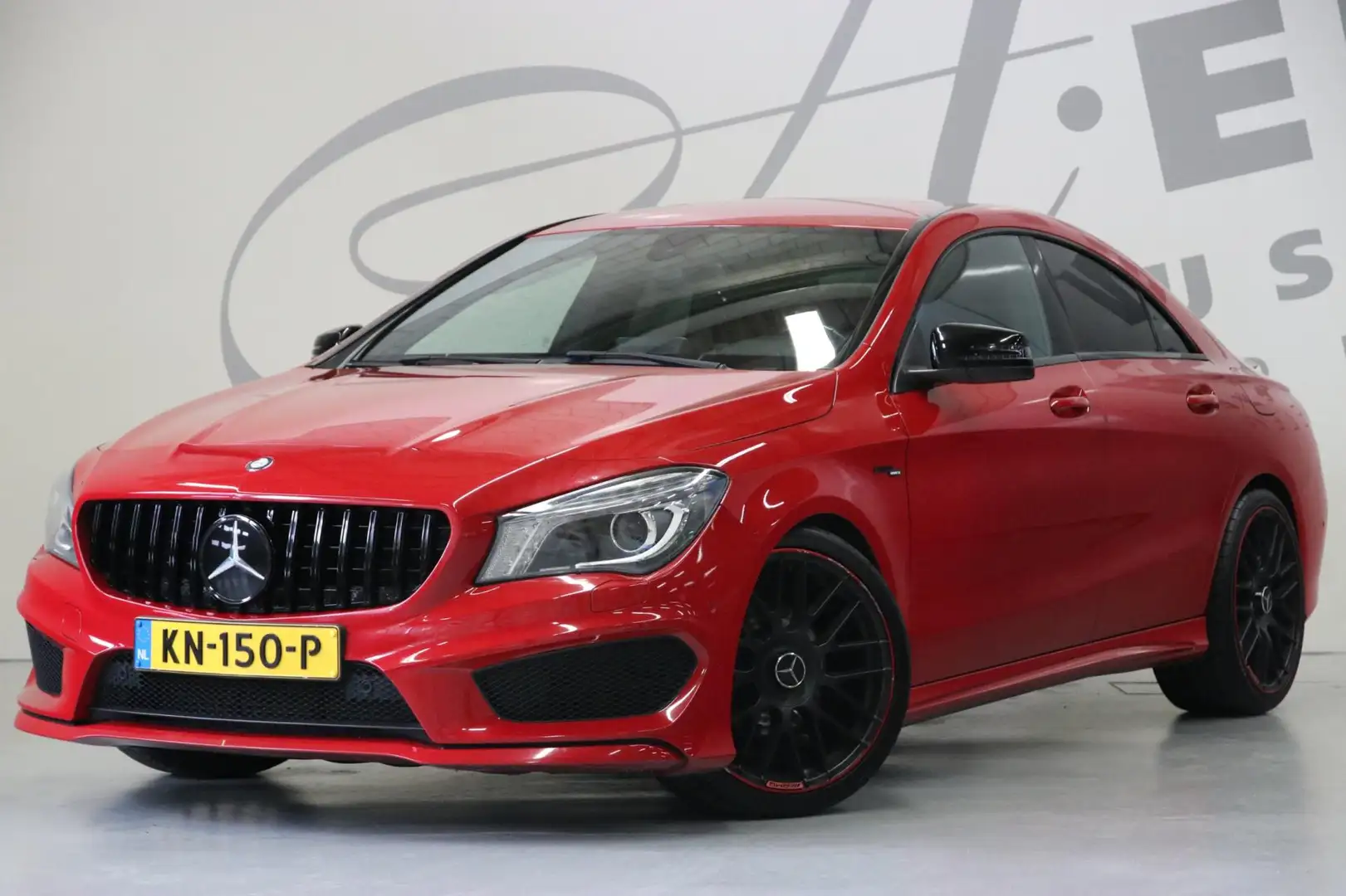Mercedes-Benz CLA 180 AMG-styling/ Nightpakket/ Navigatie Rood - 1