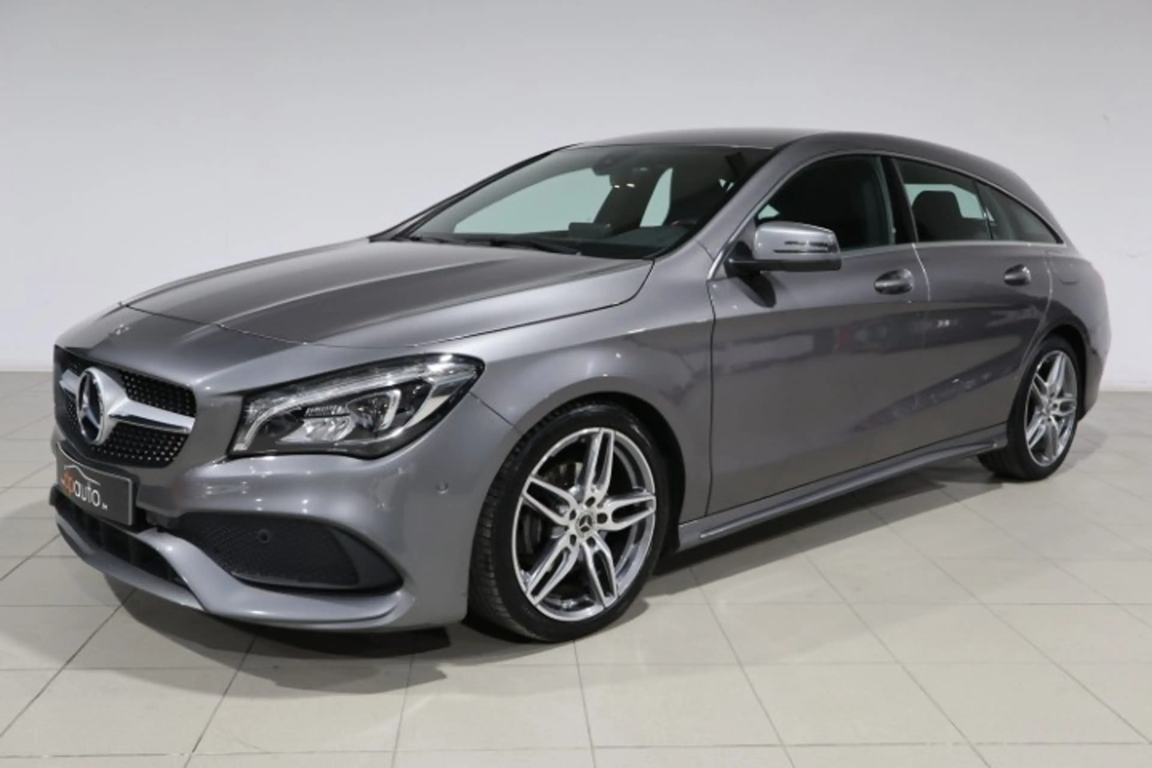 Mercedes-Benz CLA 180 CLA 180 AMG Pack — photo 6
