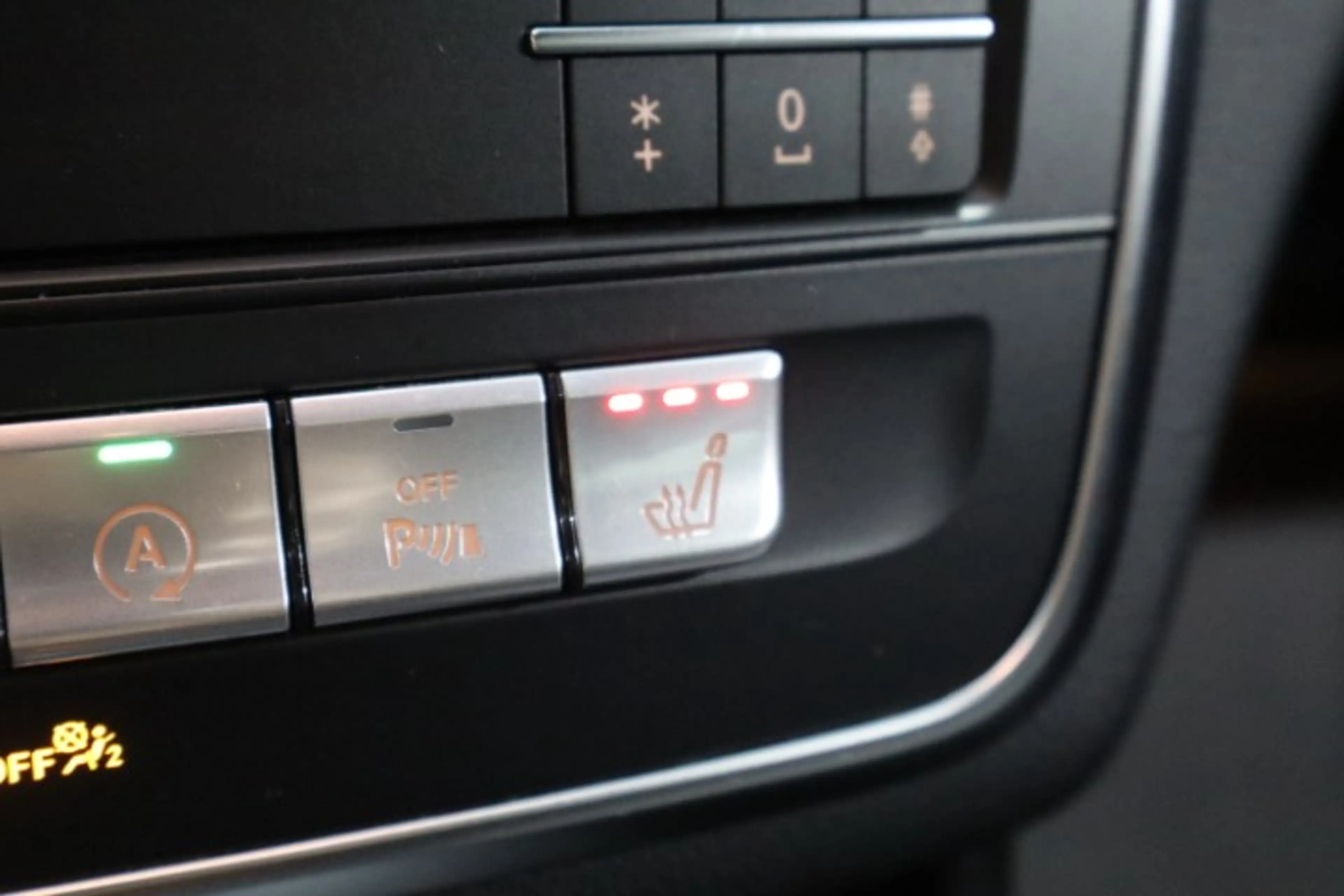 Mercedes-Benz CLA 180 CLA 180 AMG Pack — photo 16