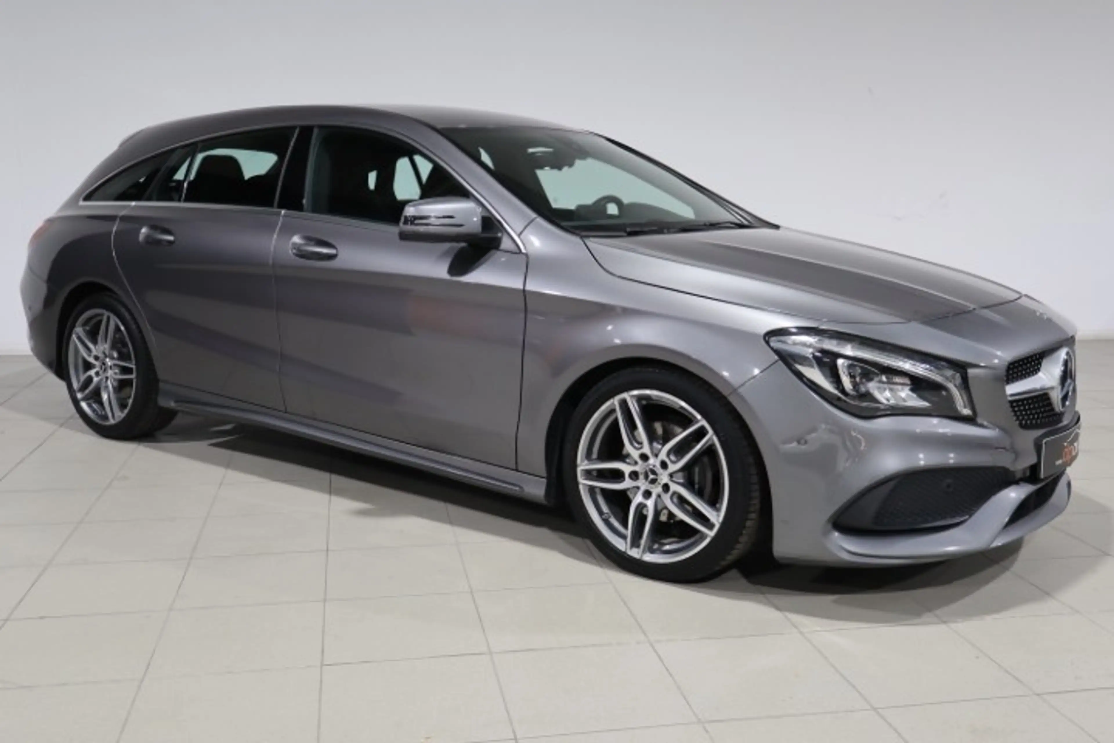 Mercedes-Benz CLA 180 CLA 180 AMG Pack — photo 3