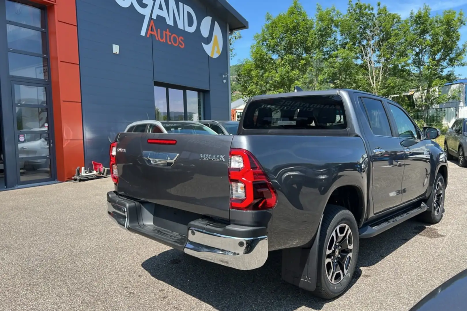 Toyota Hilux 2.8 D4-D 204 BVA EXECUTIVE 4PL Gris - 2