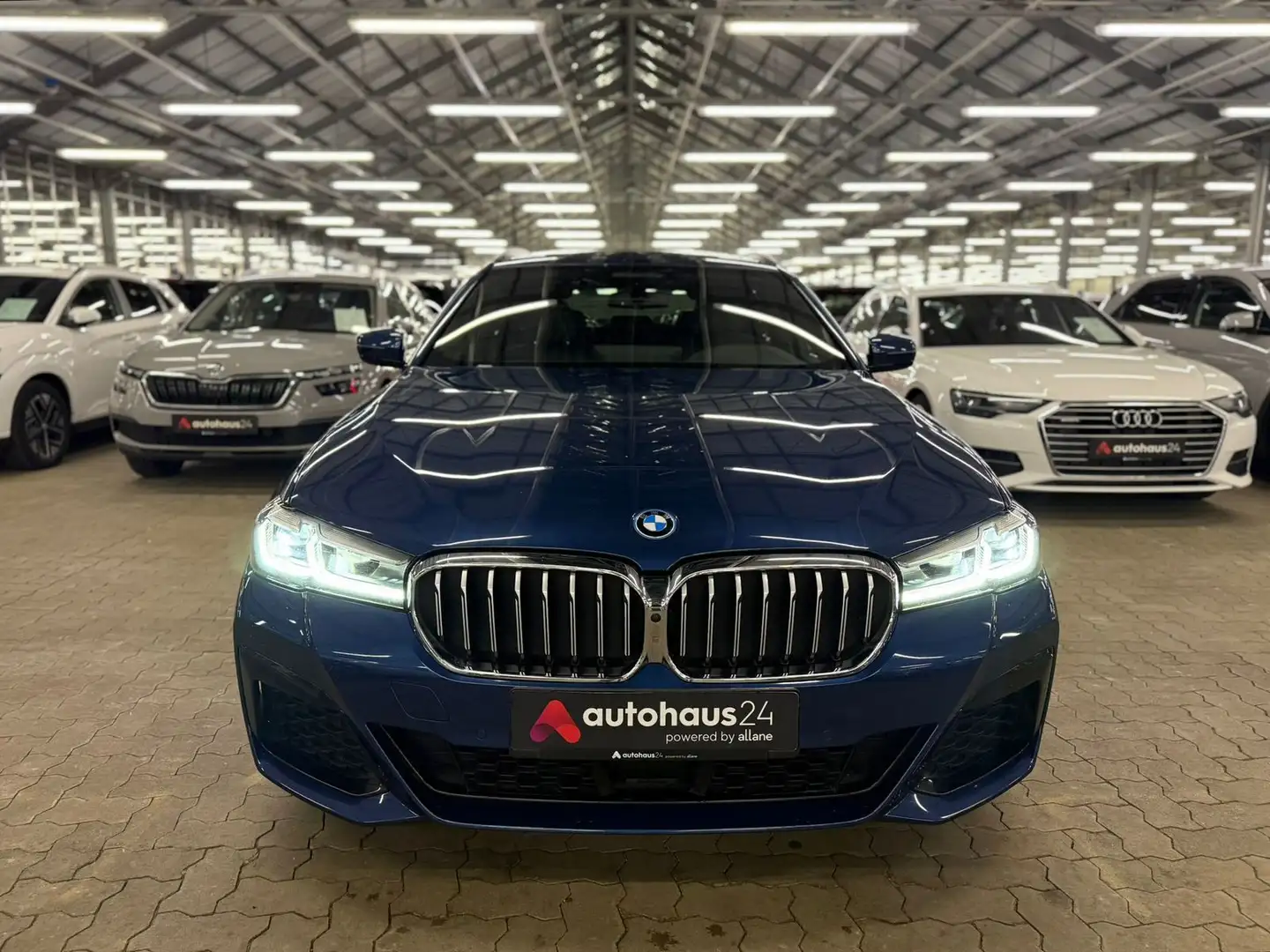 BMW 530 e M Sport LED|Panorama|Kamera Blau - 2