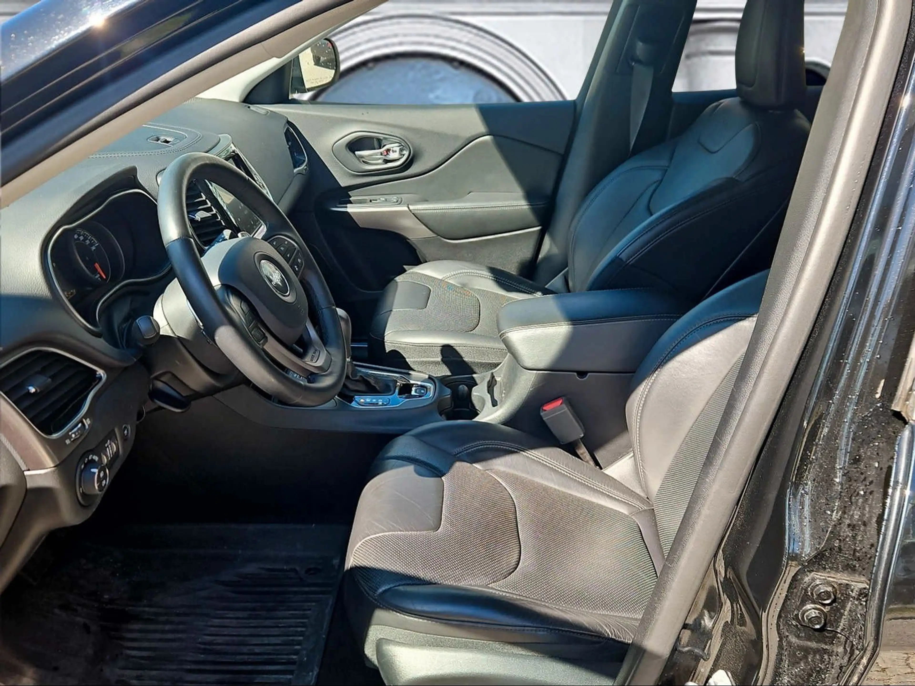 Jeep Cherokee 2.2l MJet Limited*Navi*SHZ*PDC*Kamera* — photo 7