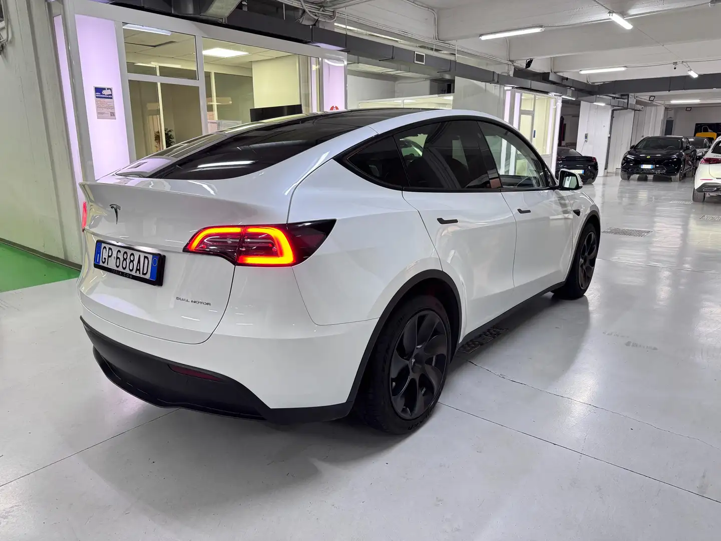 Tesla Model Y Long Range Dual Motor awd - 2
