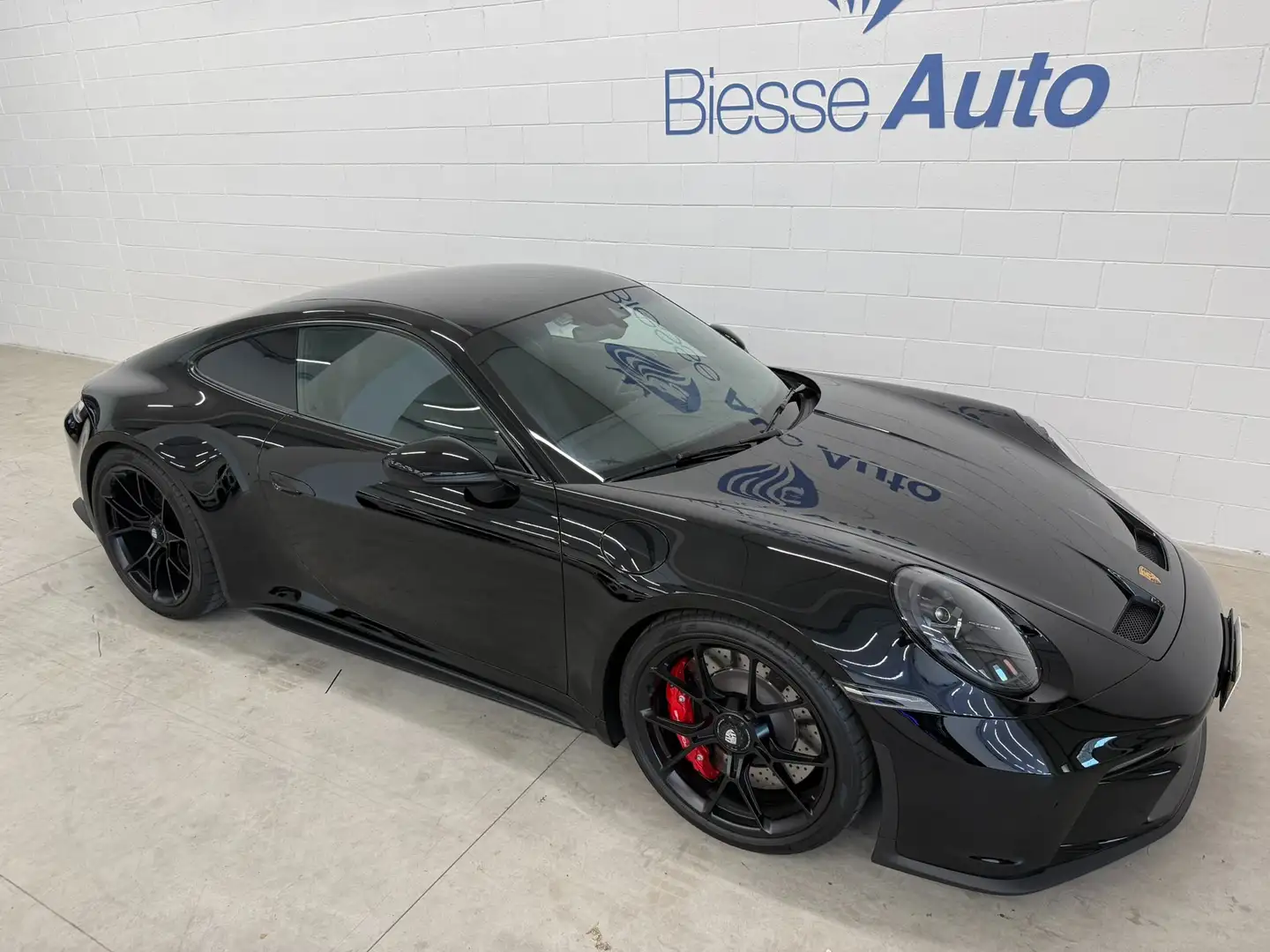 Porsche 992 911 Coupe 4.0 GT3 Touring auto Schwarz - 2