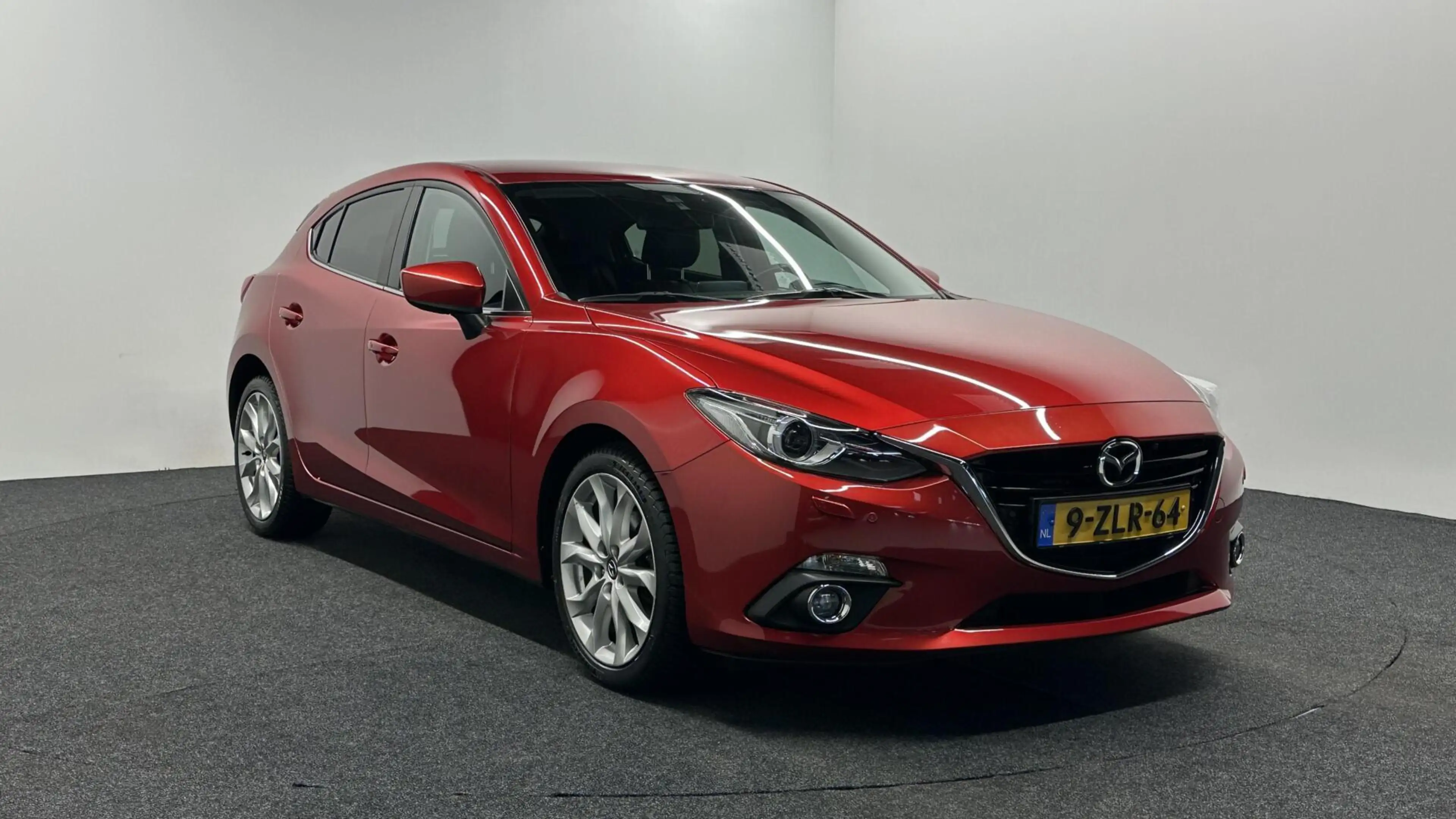 Mazda 3 2.0 GT-M LEER NAVI CARPLAY ECC CRUISE LM 102000KM — photo 3