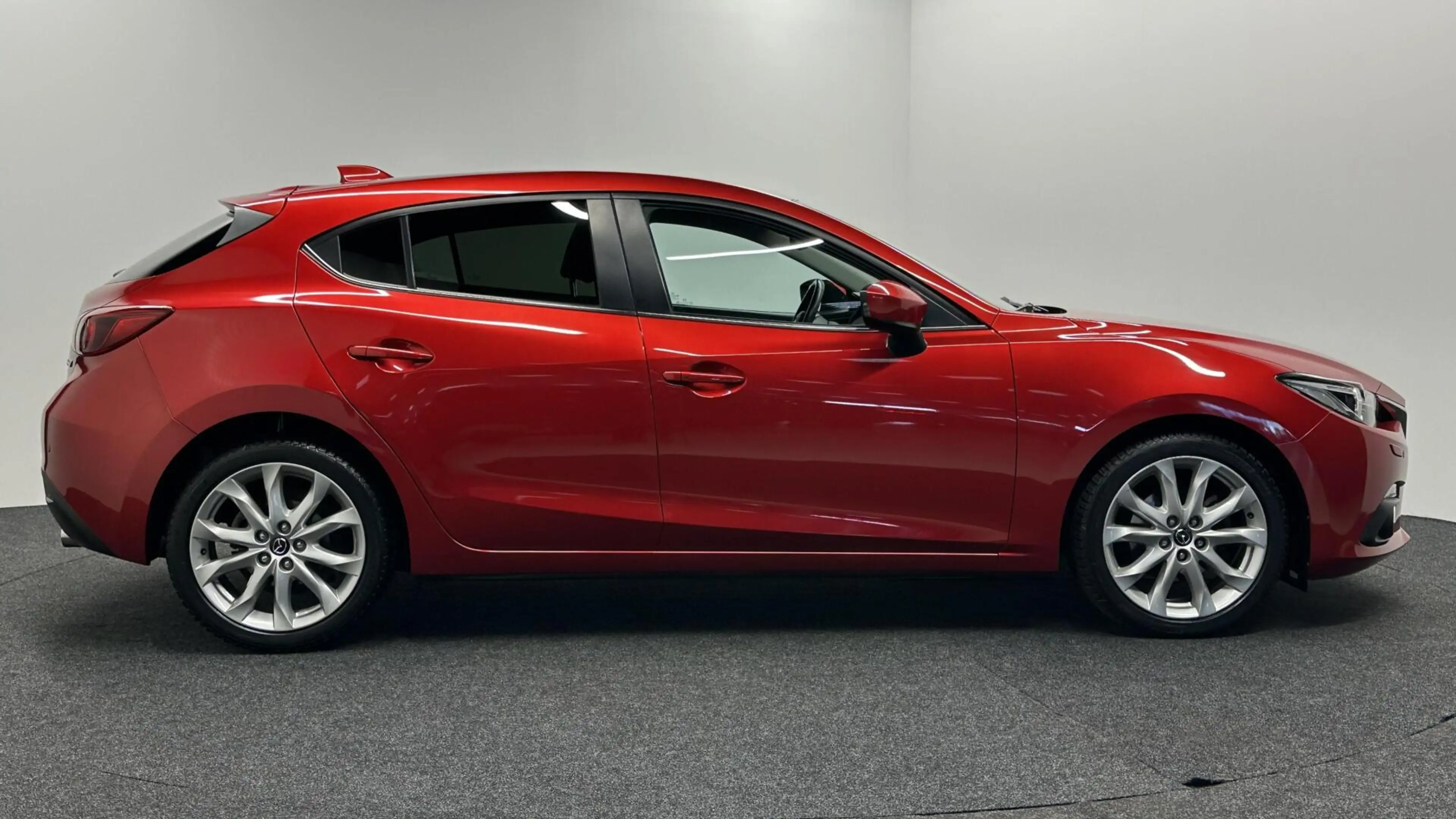 Mazda 3 2.0 GT-M LEER NAVI CARPLAY ECC CRUISE LM 102000KM — photo 9
