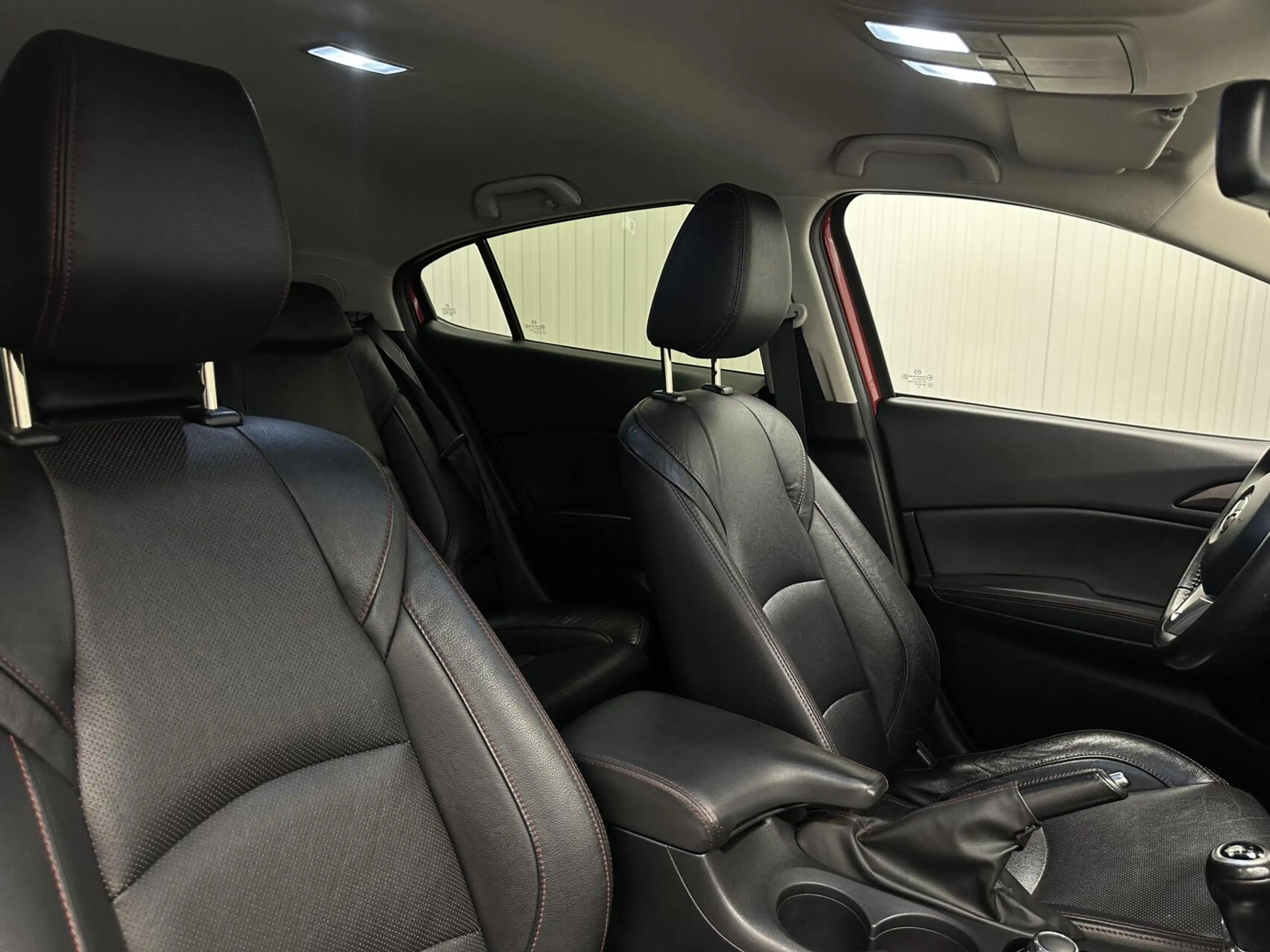 Mazda 3 2.0 GT-M LEER NAVI CARPLAY ECC CRUISE LM 102000KM — photo 15