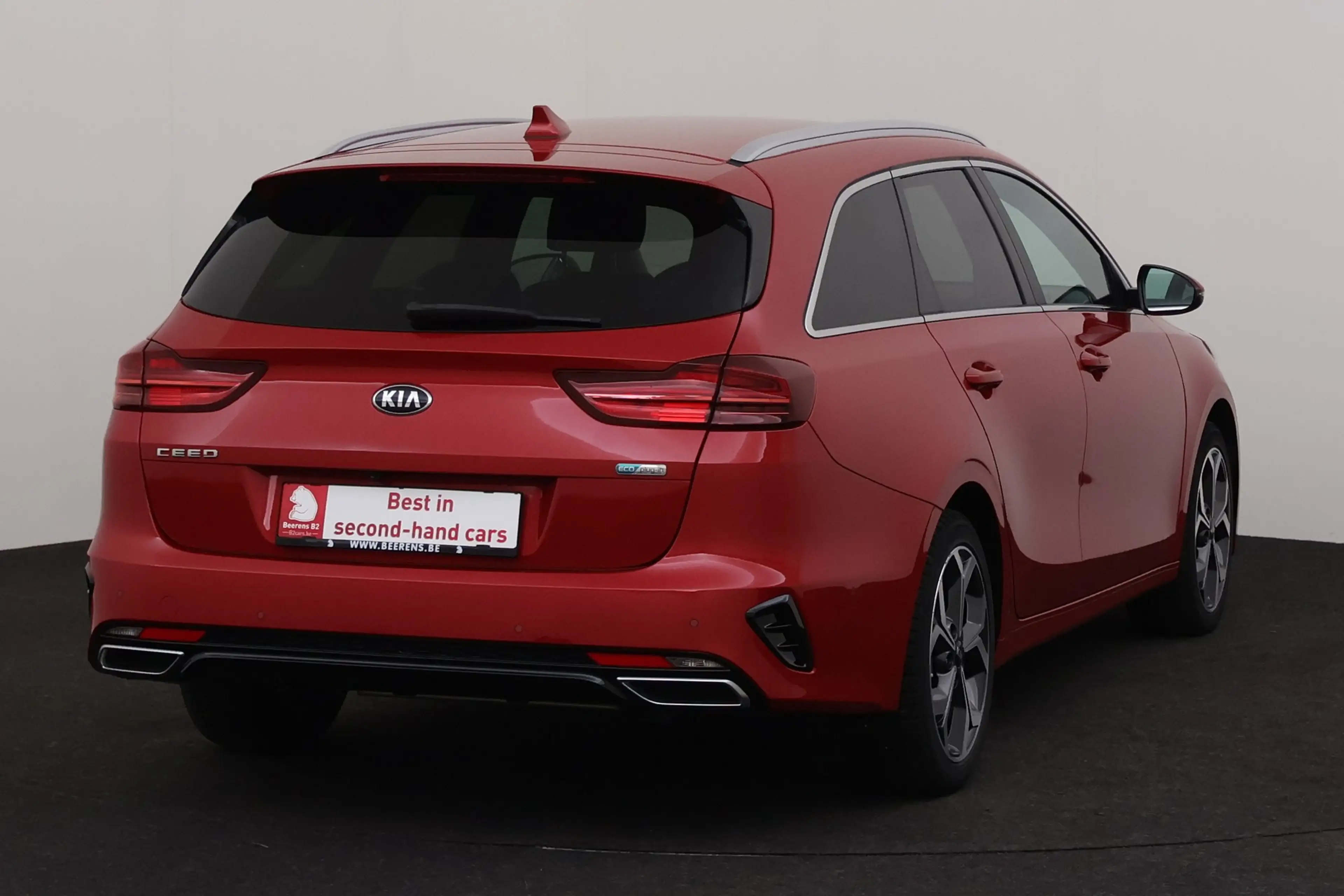 Kia Ceed SW / cee'd SW SENCE 1.6 PHEV DCT + A/T + GPS + CARPLAY + HALF/LE — photo 3