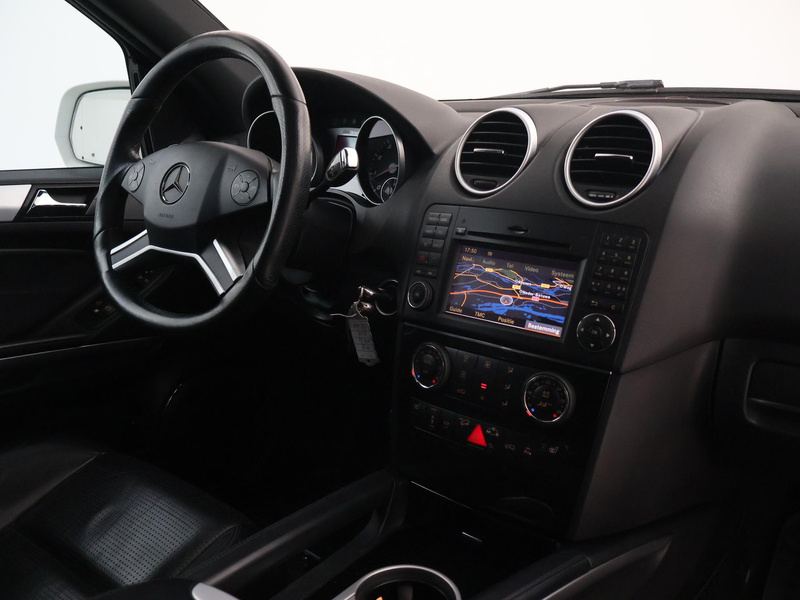 Mercedes-Benz ML 63 AMG M-klasse 510 PK V8 FACELIFT MODEL + 22 INCH LMV | — photo 4