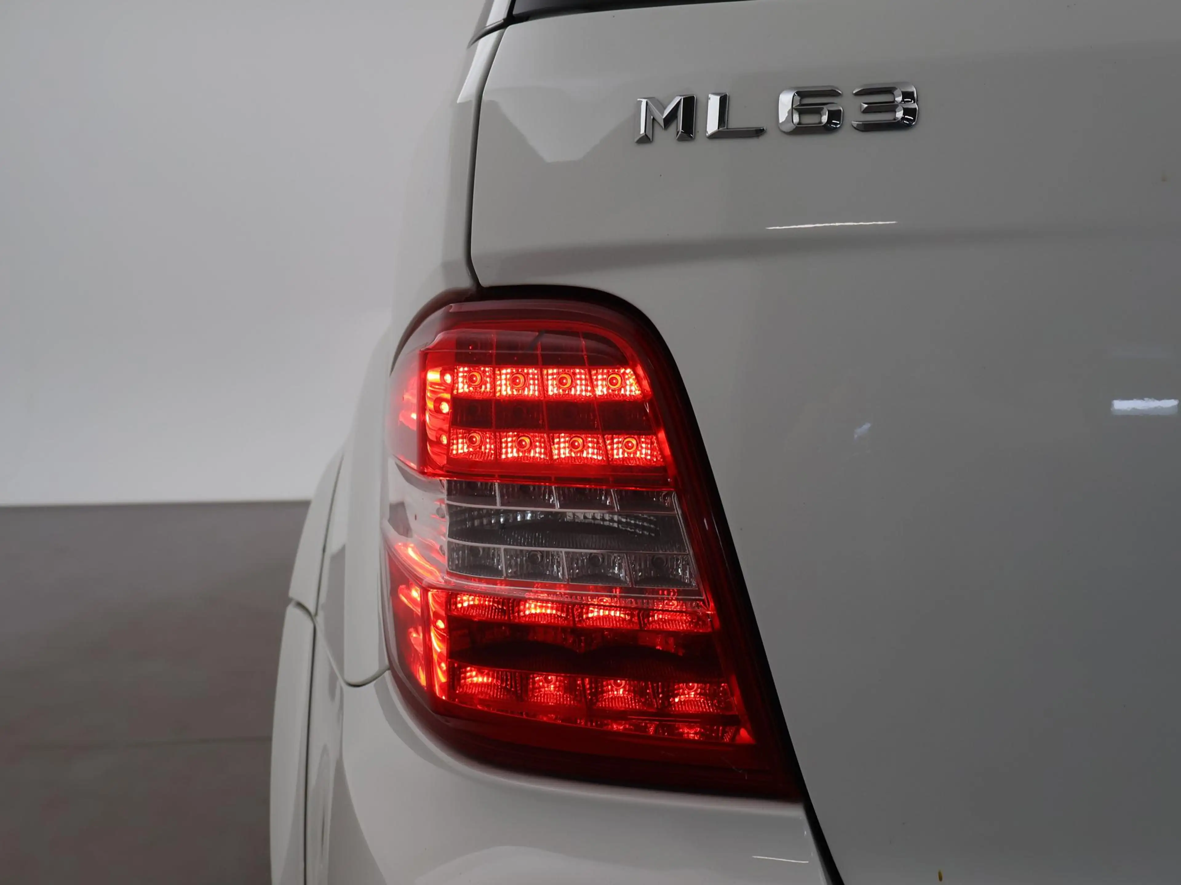 Mercedes-Benz ML 63 AMG M-klasse 510 PK V8 FACELIFT MODEL + 22 INCH LMV | — photo 31