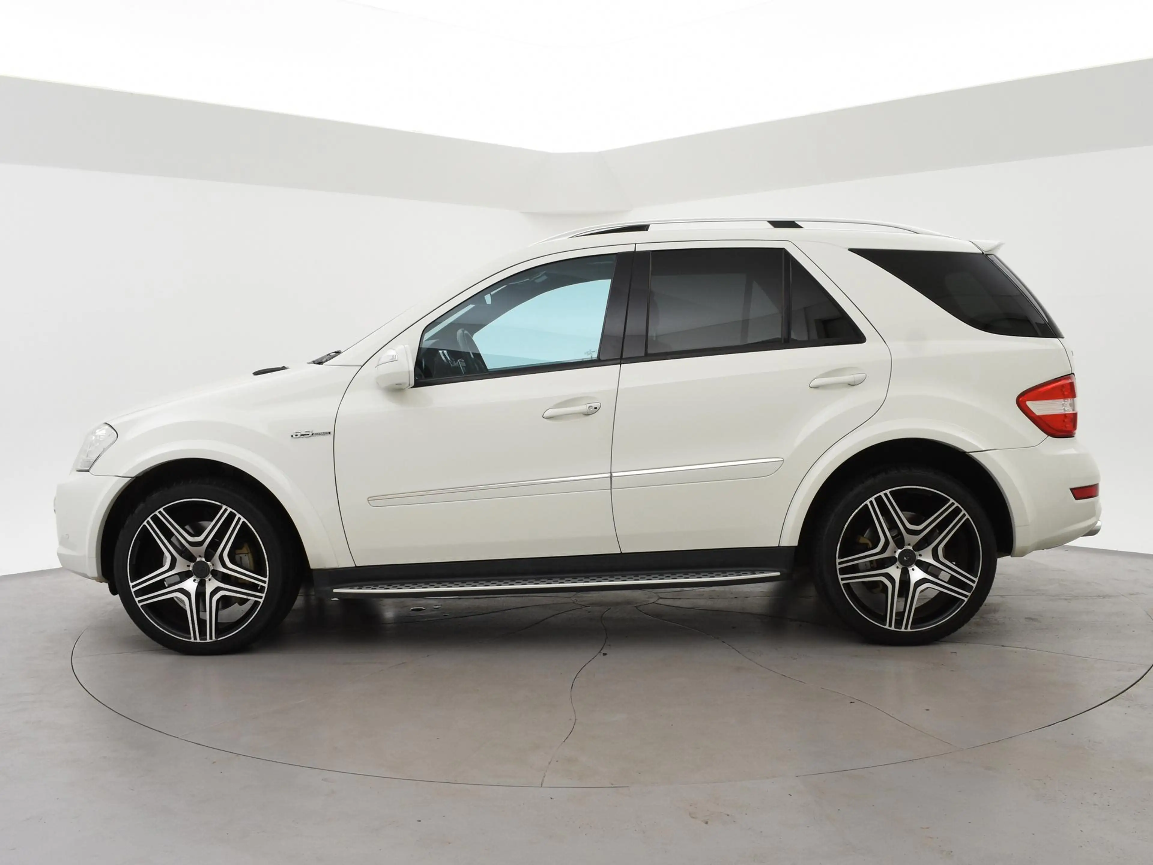Mercedes-Benz ML 63 AMG M-klasse 510 PK V8 FACELIFT MODEL + 22 INCH LMV | — photo 5