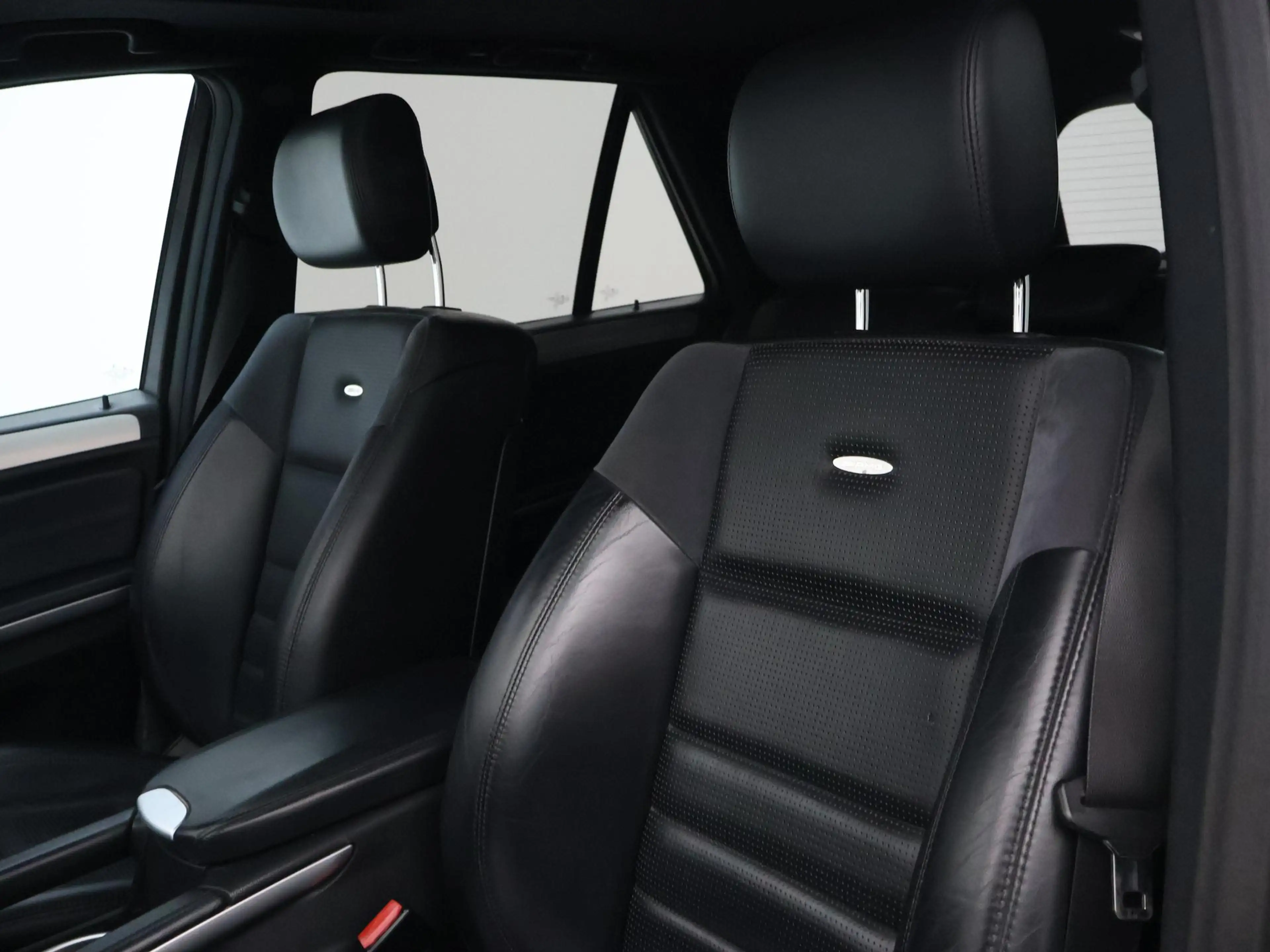 Mercedes-Benz ML 63 AMG M-klasse 510 PK V8 FACELIFT MODEL + 22 INCH LMV | — photo 27