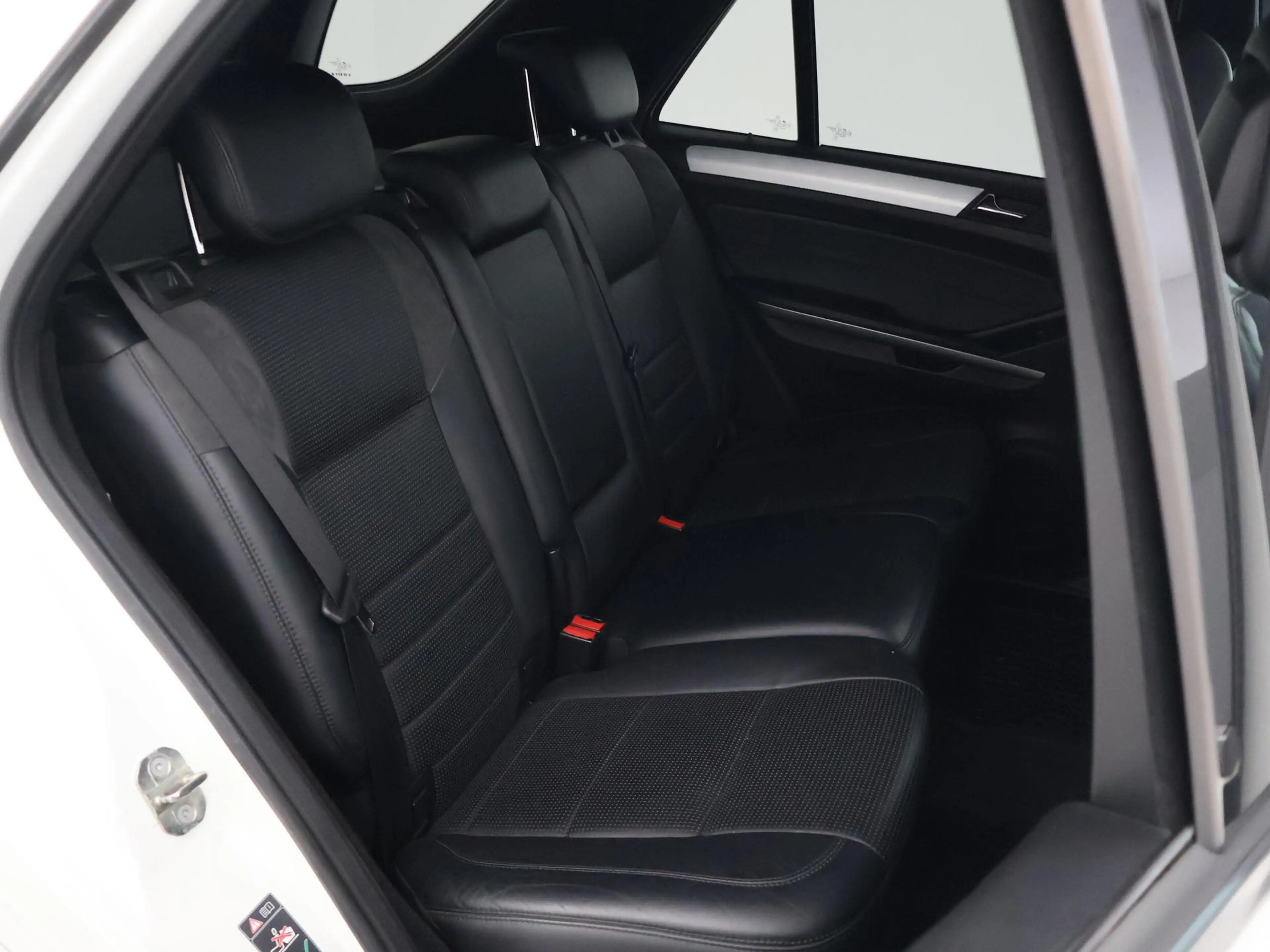 Mercedes-Benz ML 63 AMG M-klasse 510 PK V8 FACELIFT MODEL + 22 INCH LMV | — photo 13