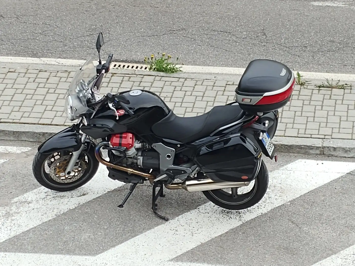Moto Guzzi Breva 850 Zwart - 1