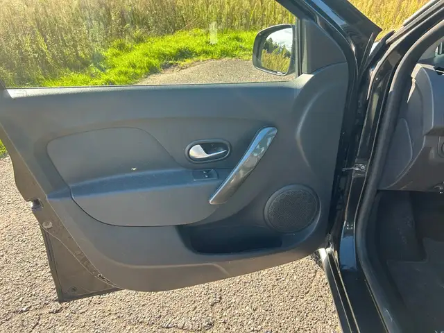 Dacia Sandero view 12