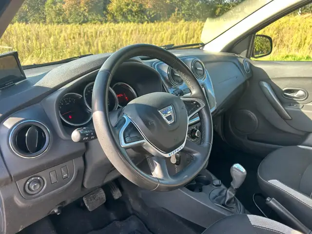 Dacia Sandero view 14