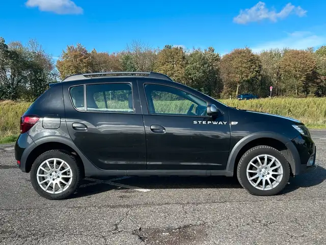 Dacia Sandero view 6
