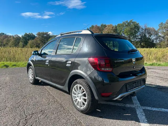 Dacia Sandero view 3