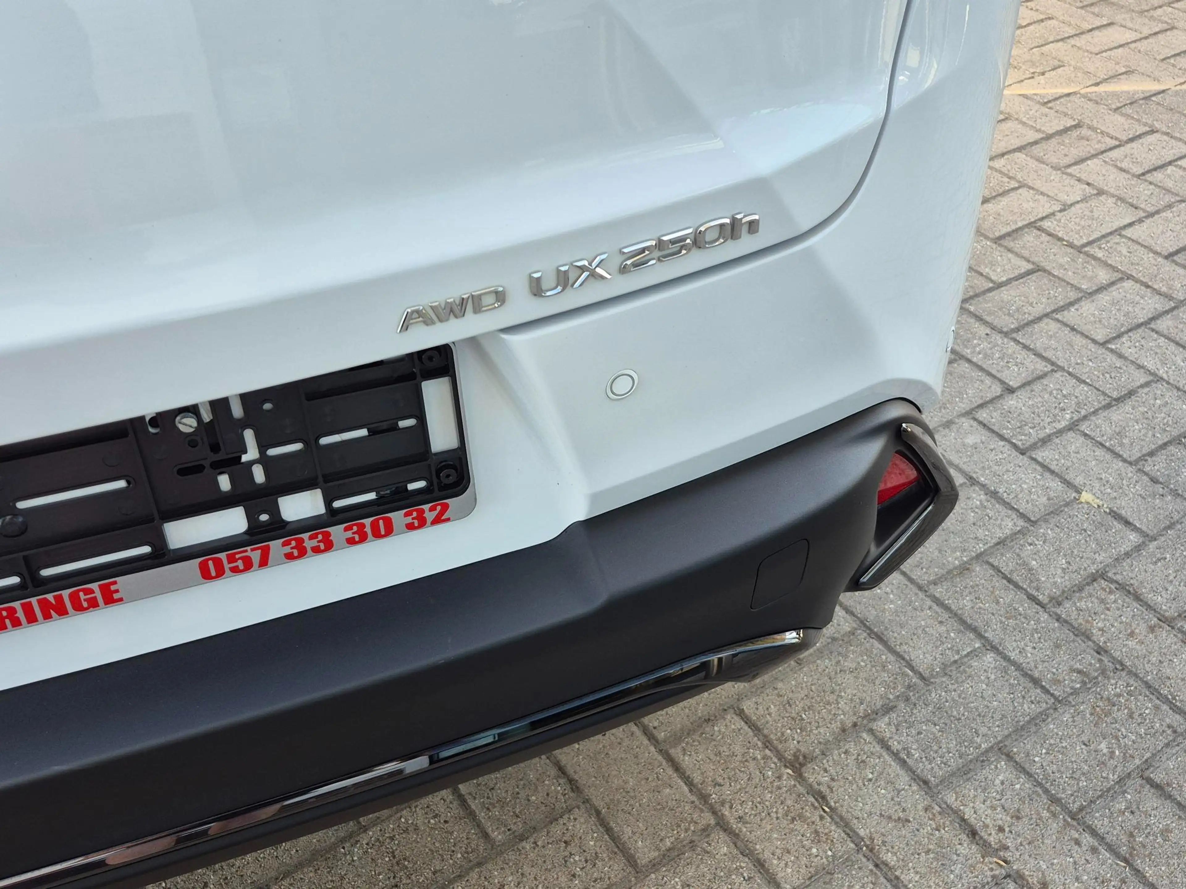 Lexus UX 250h AWD F-SPORT LINE +Open dak +Mark Levinson +360° — photo 7