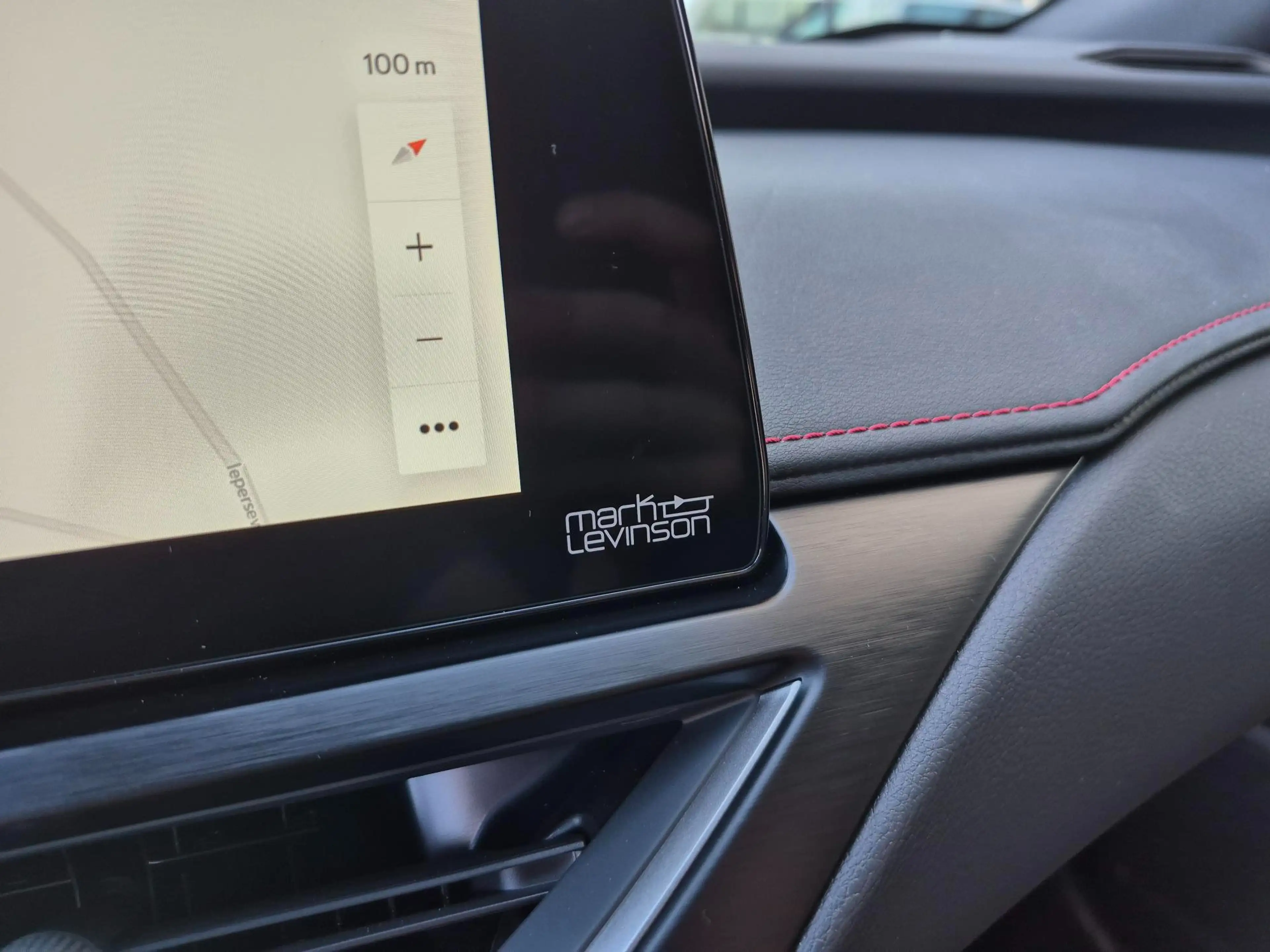 Lexus UX 250h AWD F-SPORT LINE +Open dak +Mark Levinson +360° — photo 15
