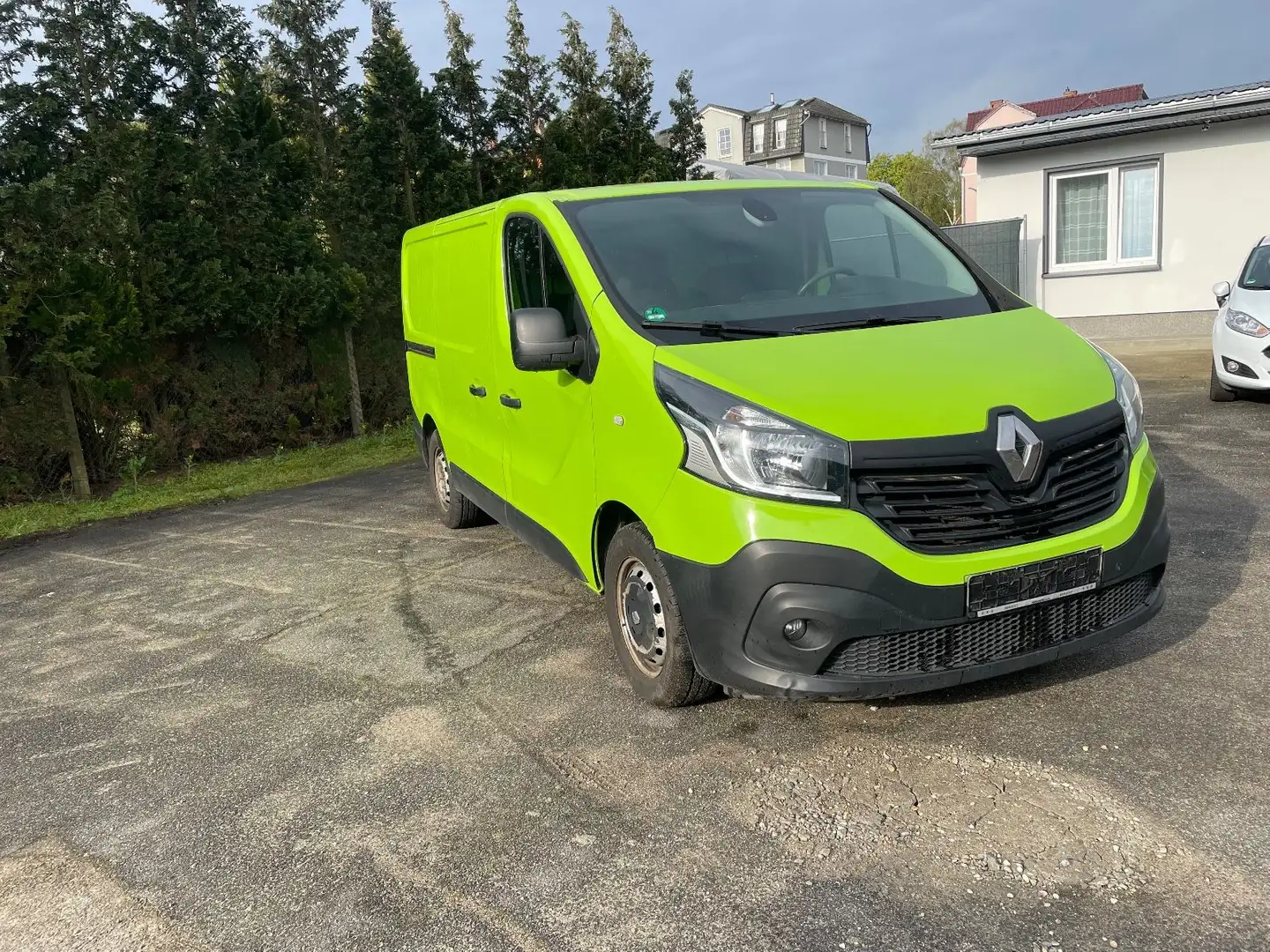 Renault Trafic AHK Klima 1-Hand HU/AU 06.2025 Grün - 2