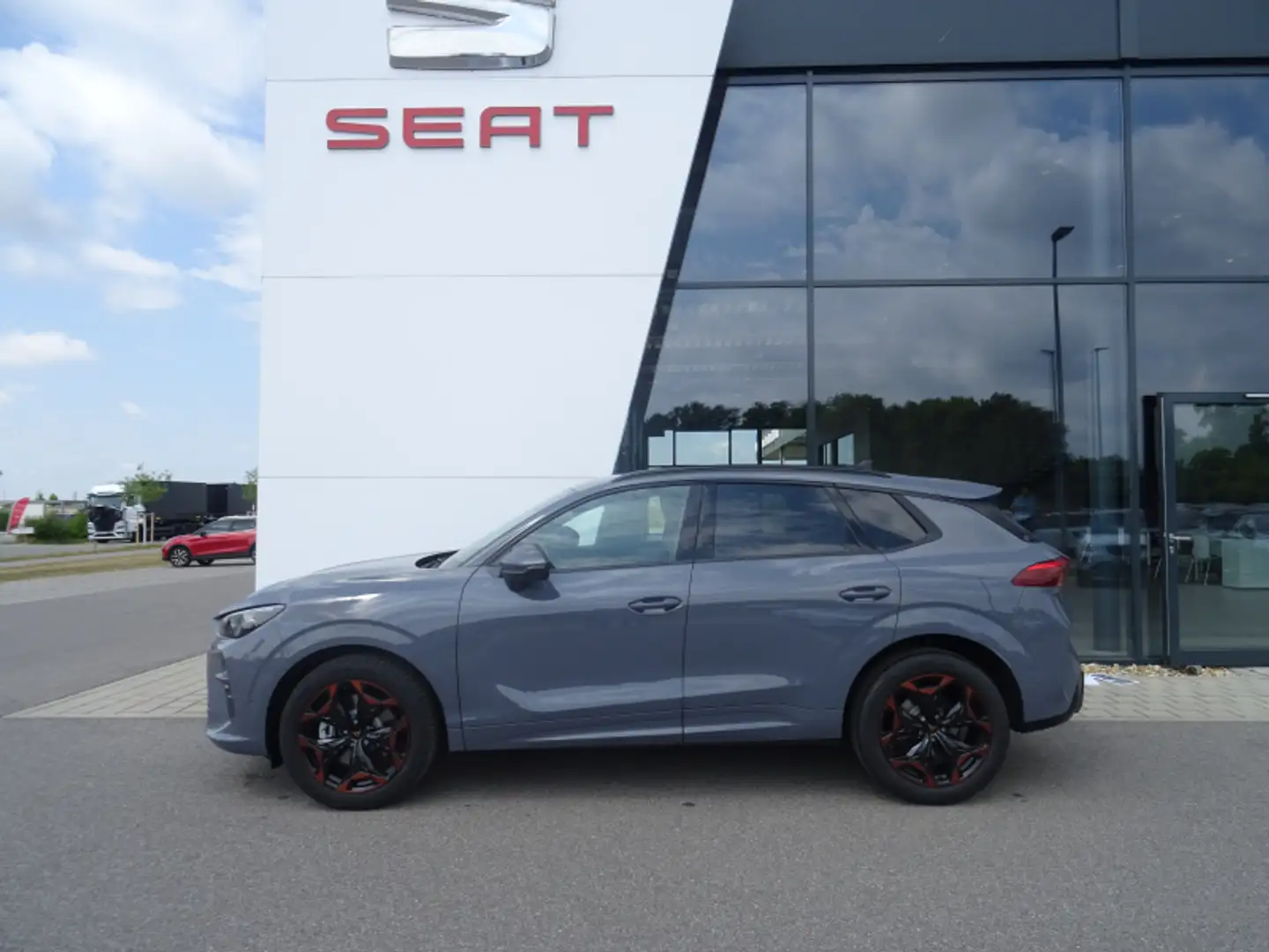 CUPRA Terramar Terramar 2.0 TSI 4Drive DSG 204PS AHK Navi Head-up Grau - 2