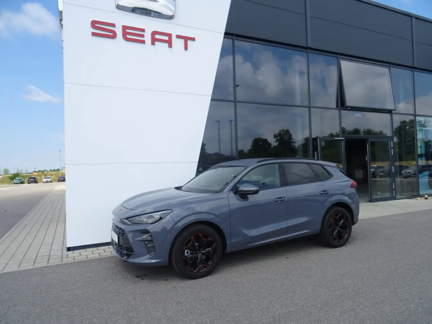 CUPRA Terramar Terramar 2.0 TSI 4Drive DSG 204PS AHK Navi Head-up Grau - 1