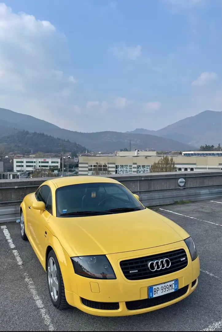 Audi TT 1.8t quattro 225cv žuta - 1