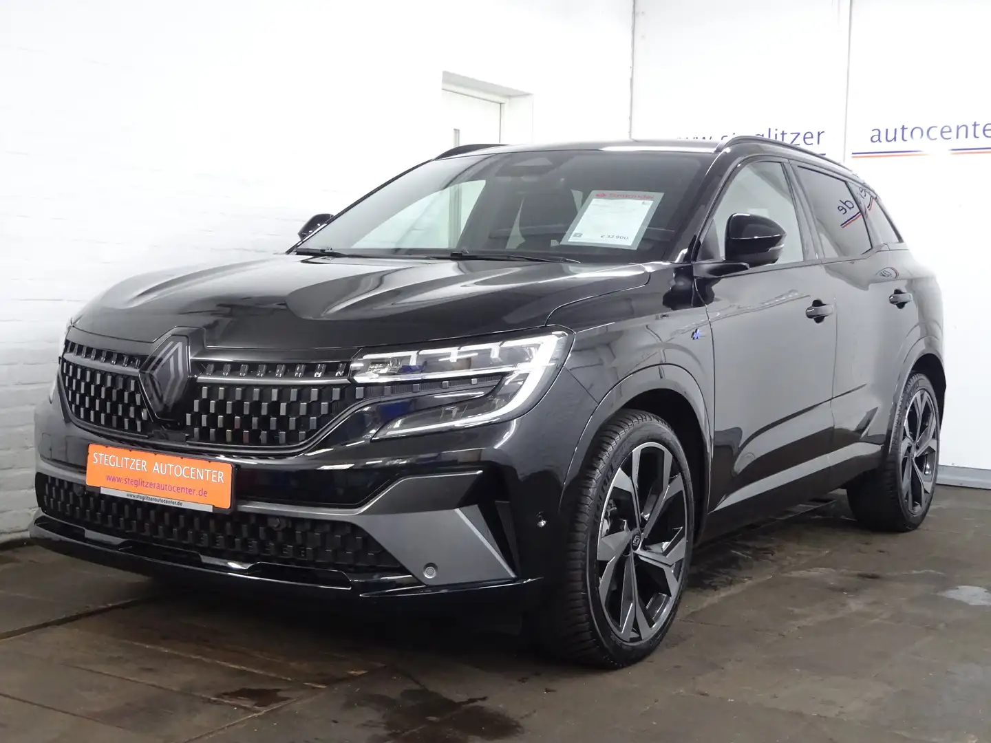 Renault Austral 1.3 TCe 160 Mild Hybrid Iconic Esprit Alpine CVT Schwarz - 1