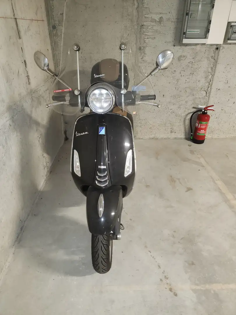 Vespa 150 Primavera Zwart - 2