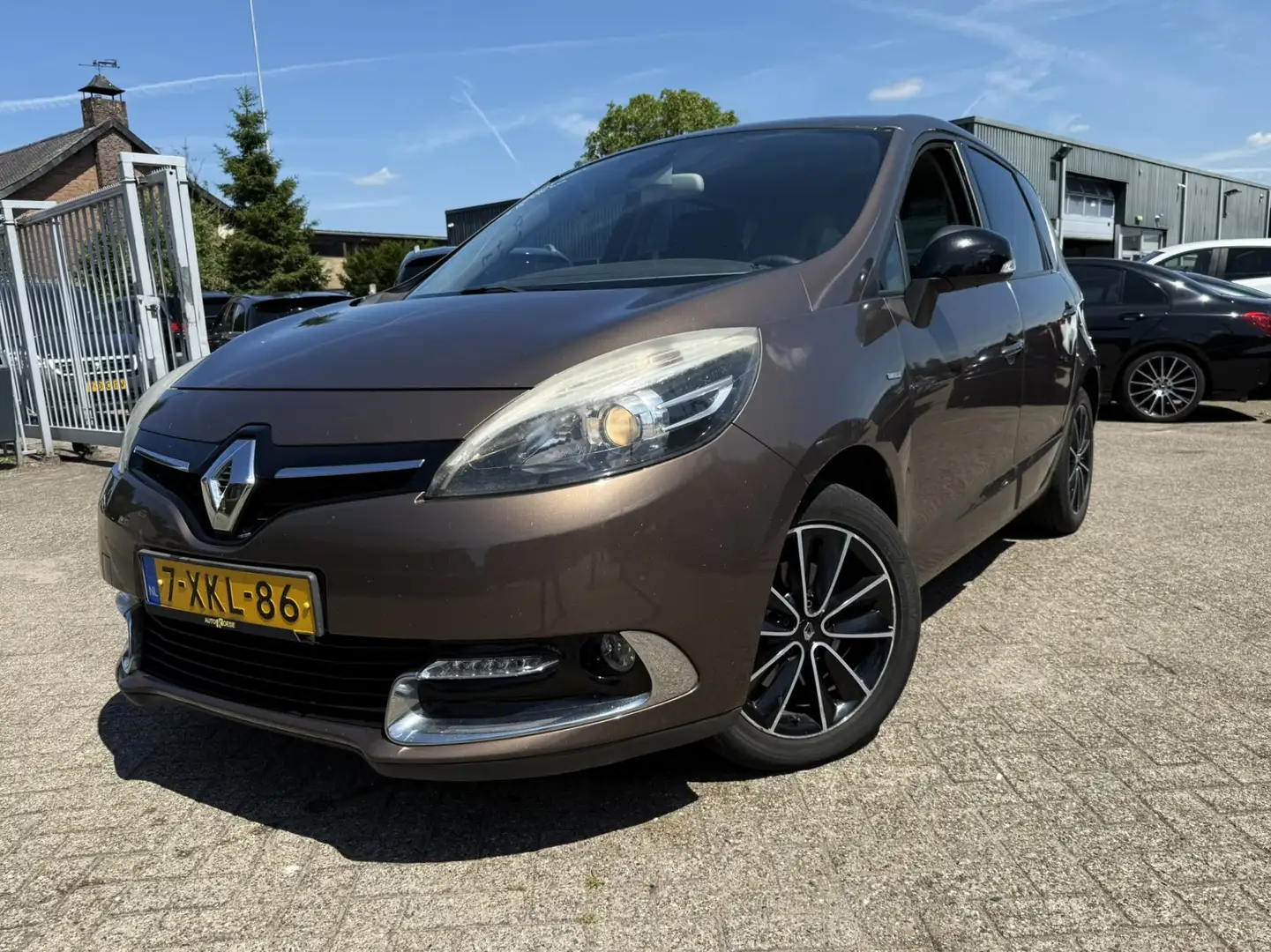 Renault Scenic 1.6 DCI BOSE NAVI/LEER/PDC/CLIMATE/TREKHAAK Bruin - 1