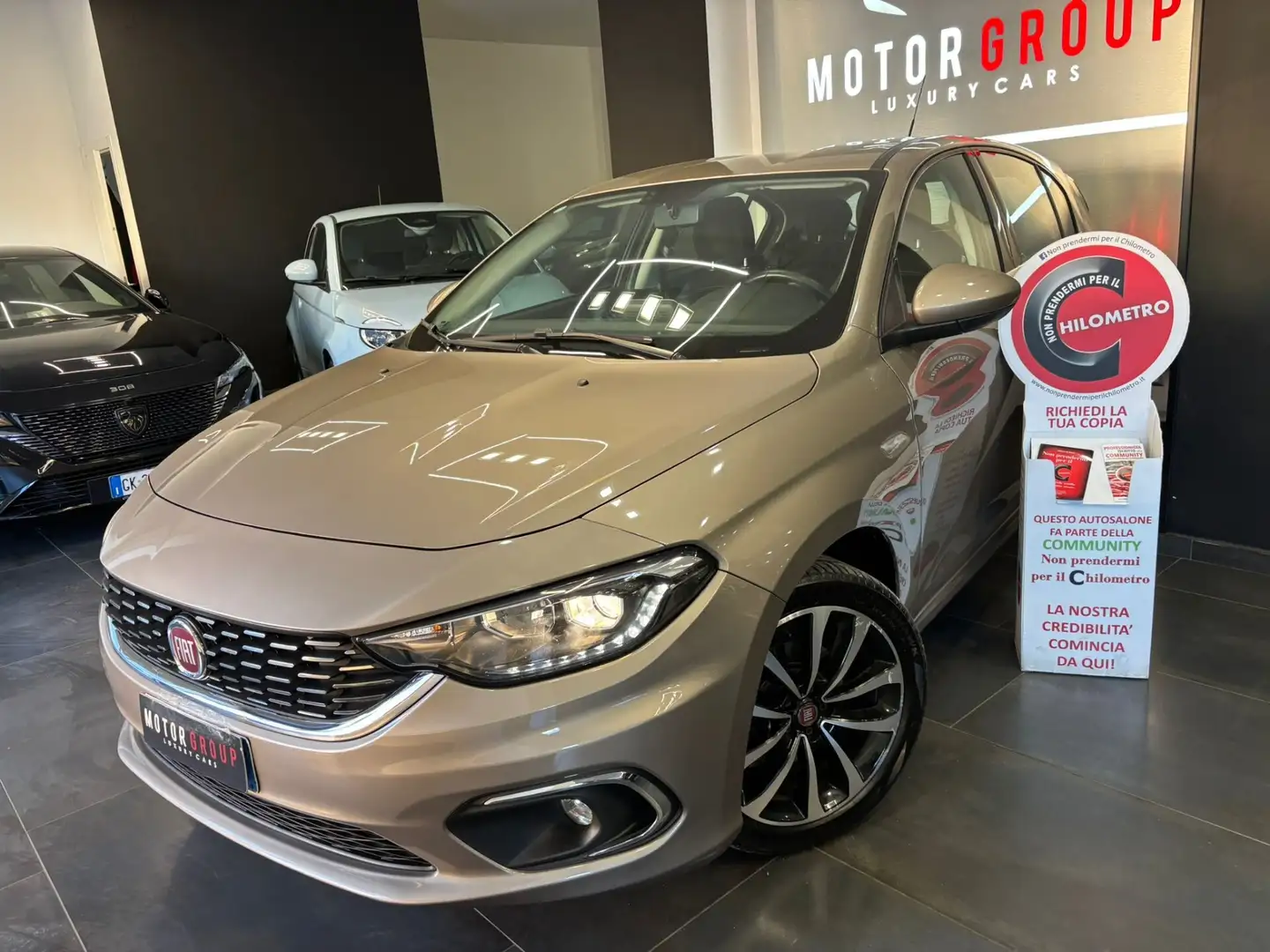 Fiat Tipo Tipo 1.4 T-Jet 120CV GPL 5 porte Lounge Grigio - 1